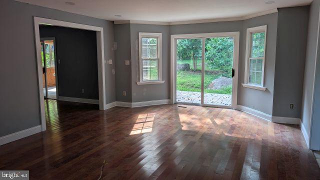 WOODLAND ACRES - Residential