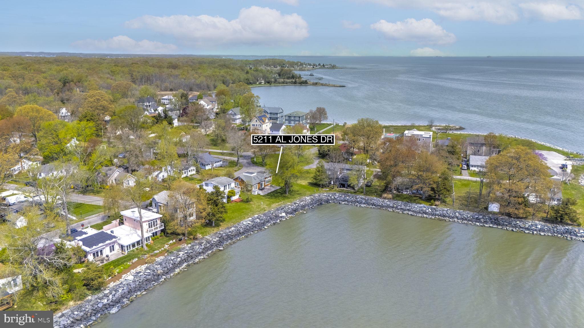 COLUMBIA BEACH - Residential