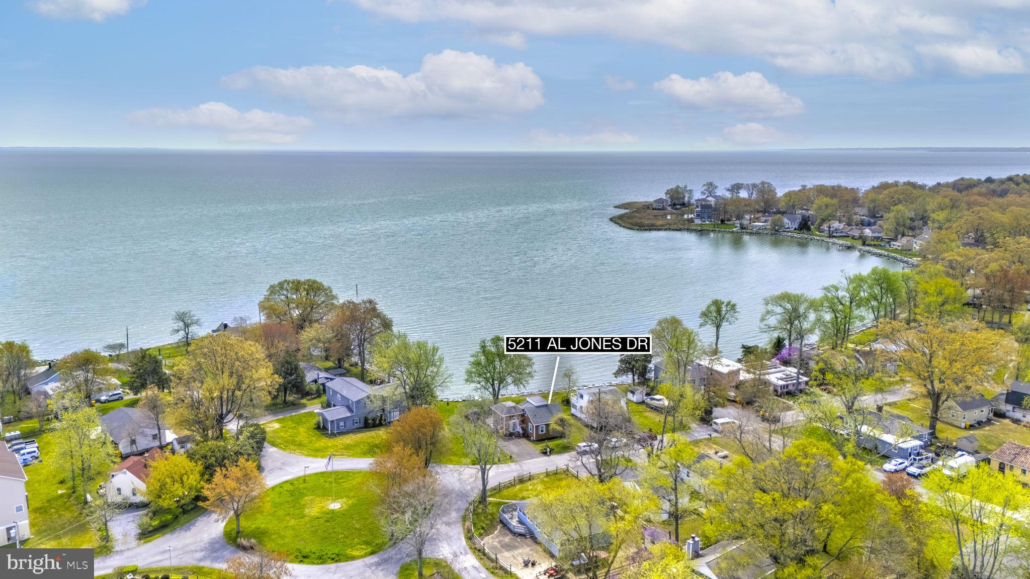 COLUMBIA BEACH - Residential