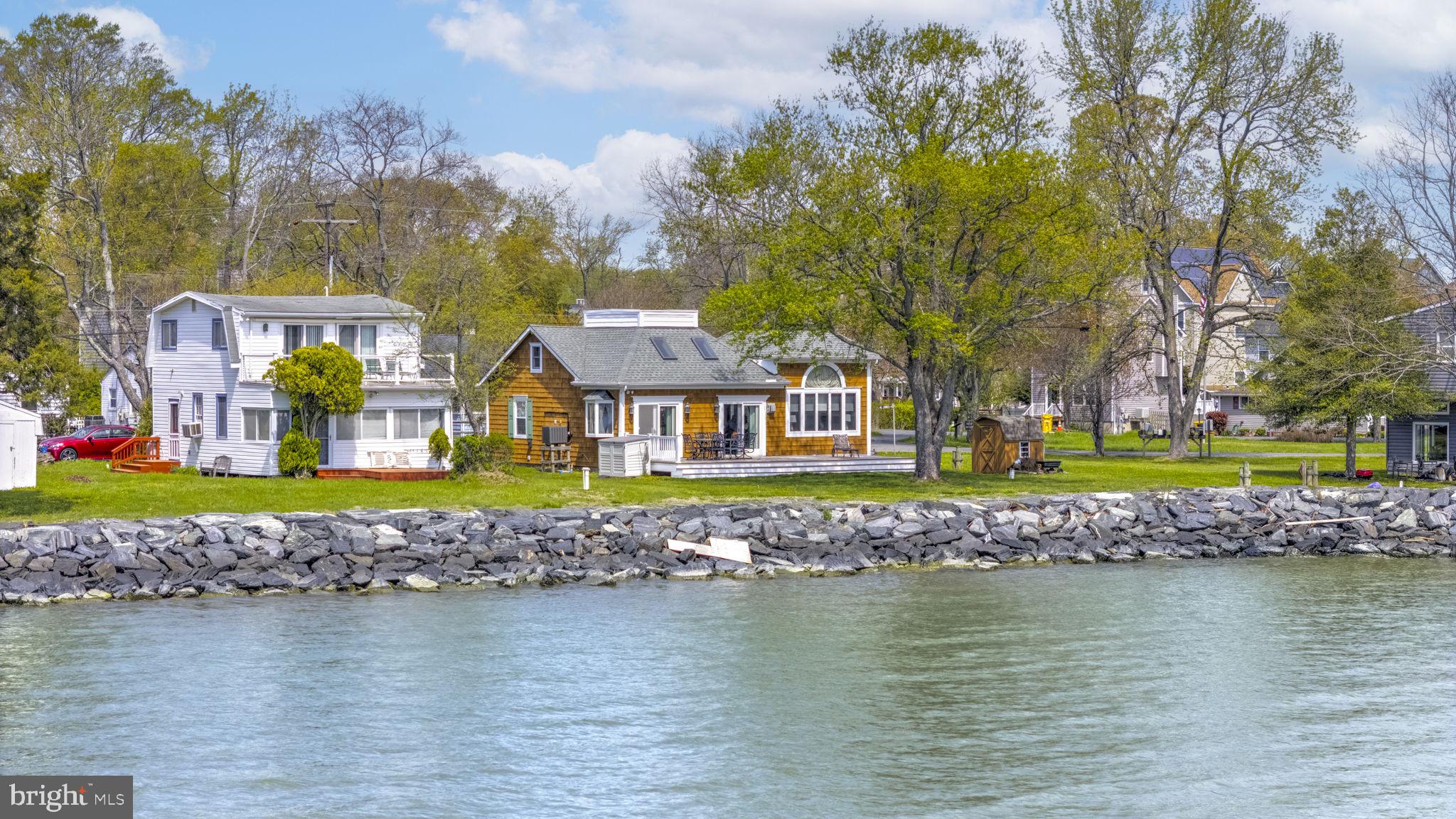 COLUMBIA BEACH - Residential