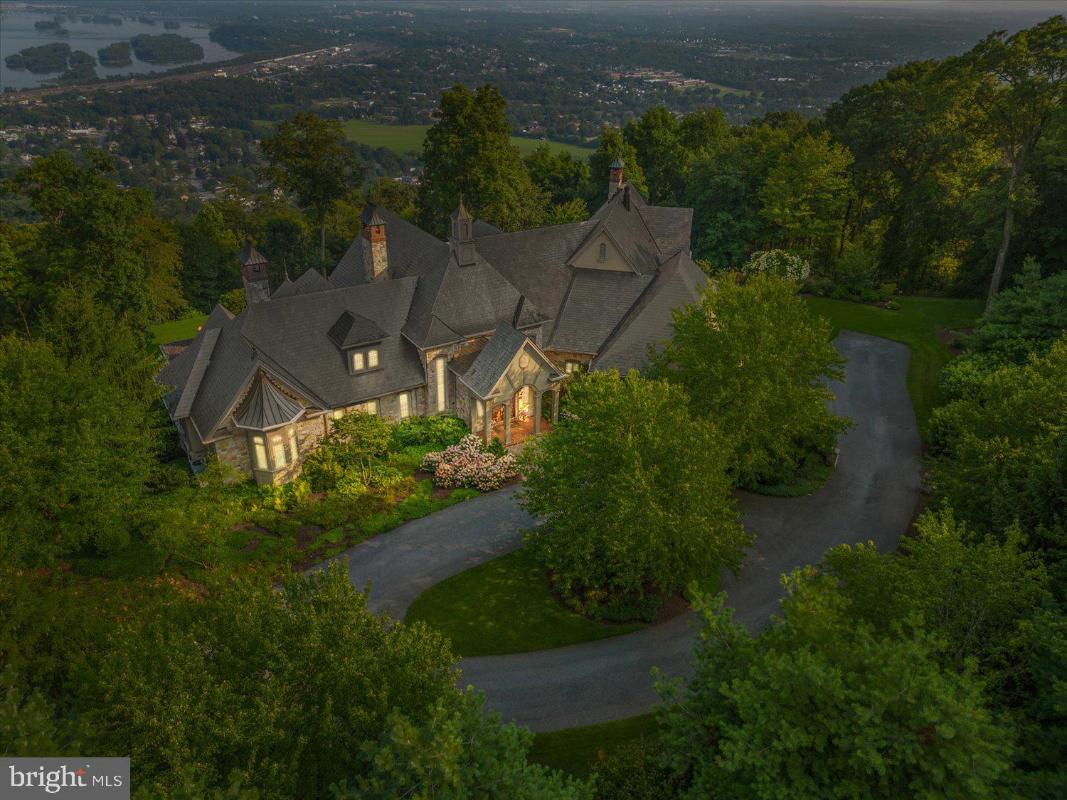 RIVER BEND - Residential