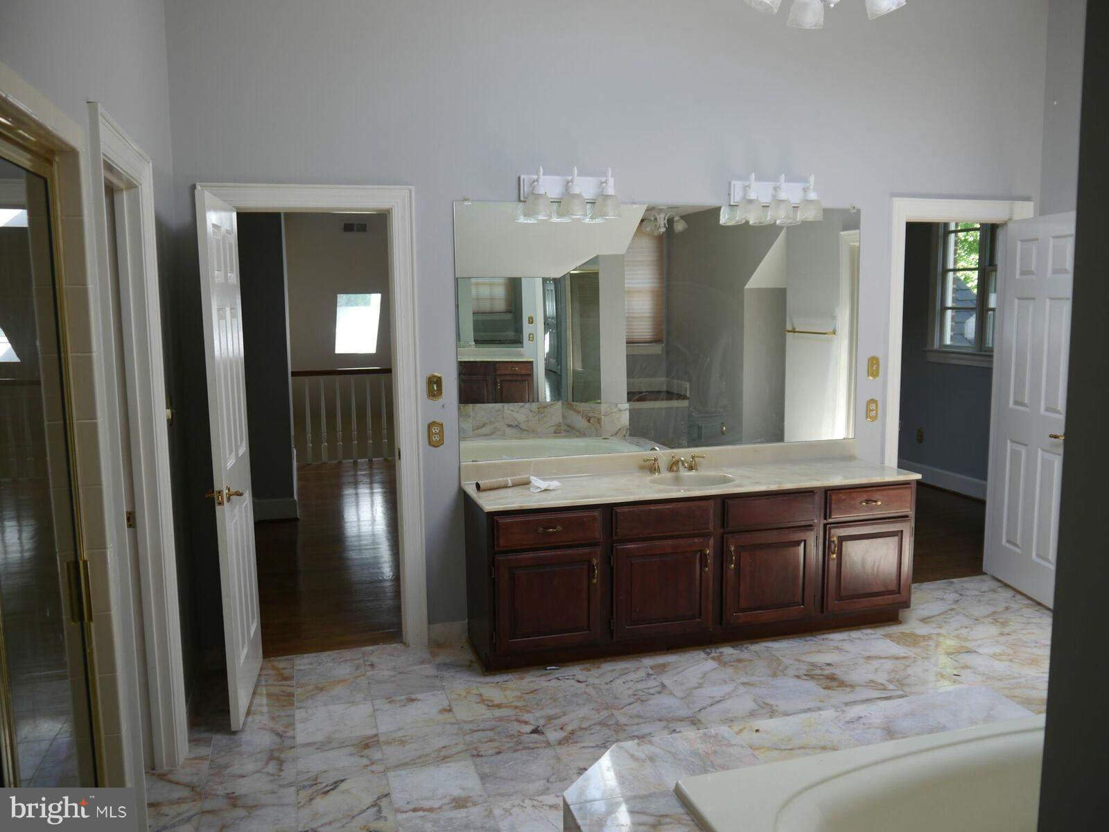 LONGWOOD - Residential