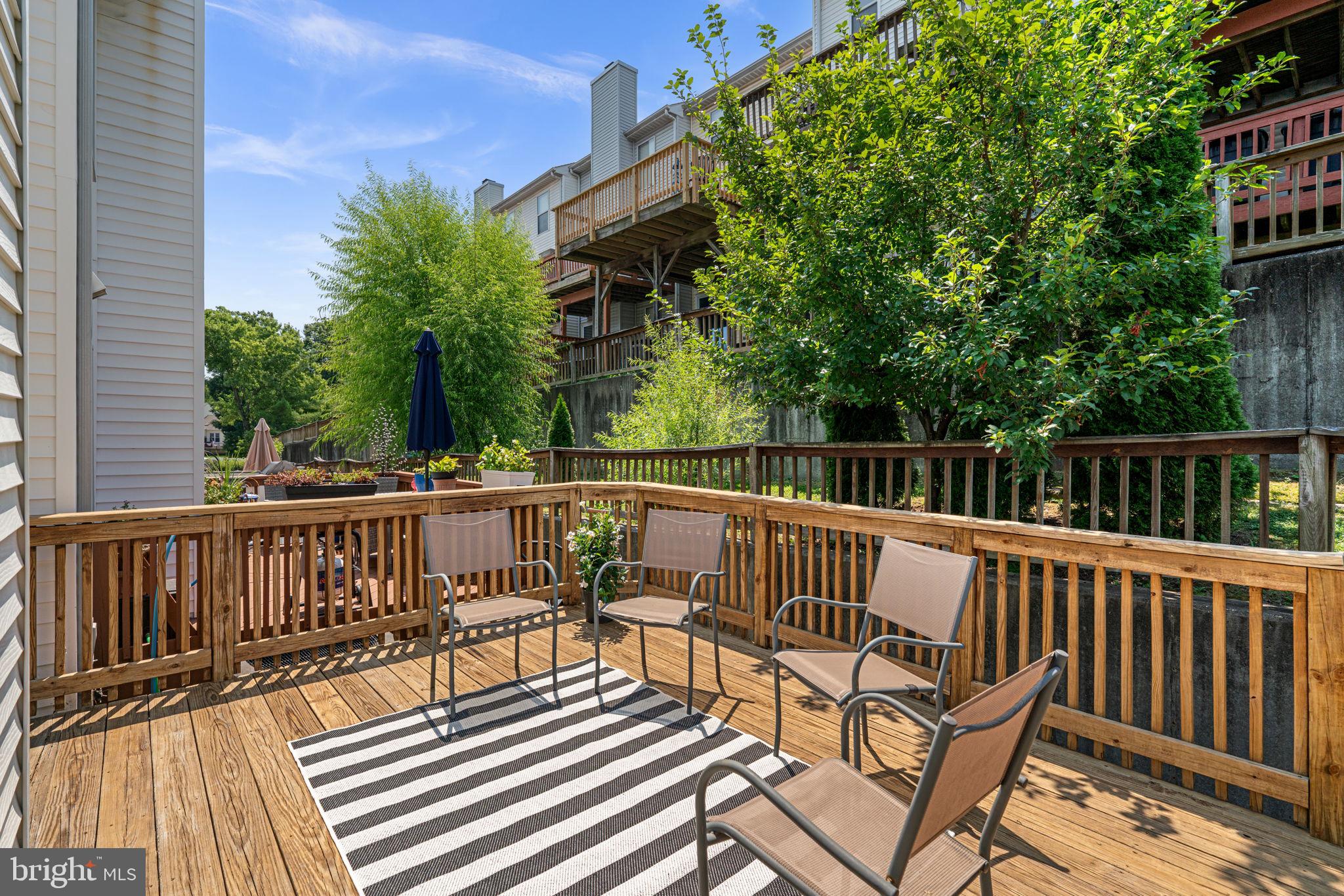 RIVERCHASE - Residential