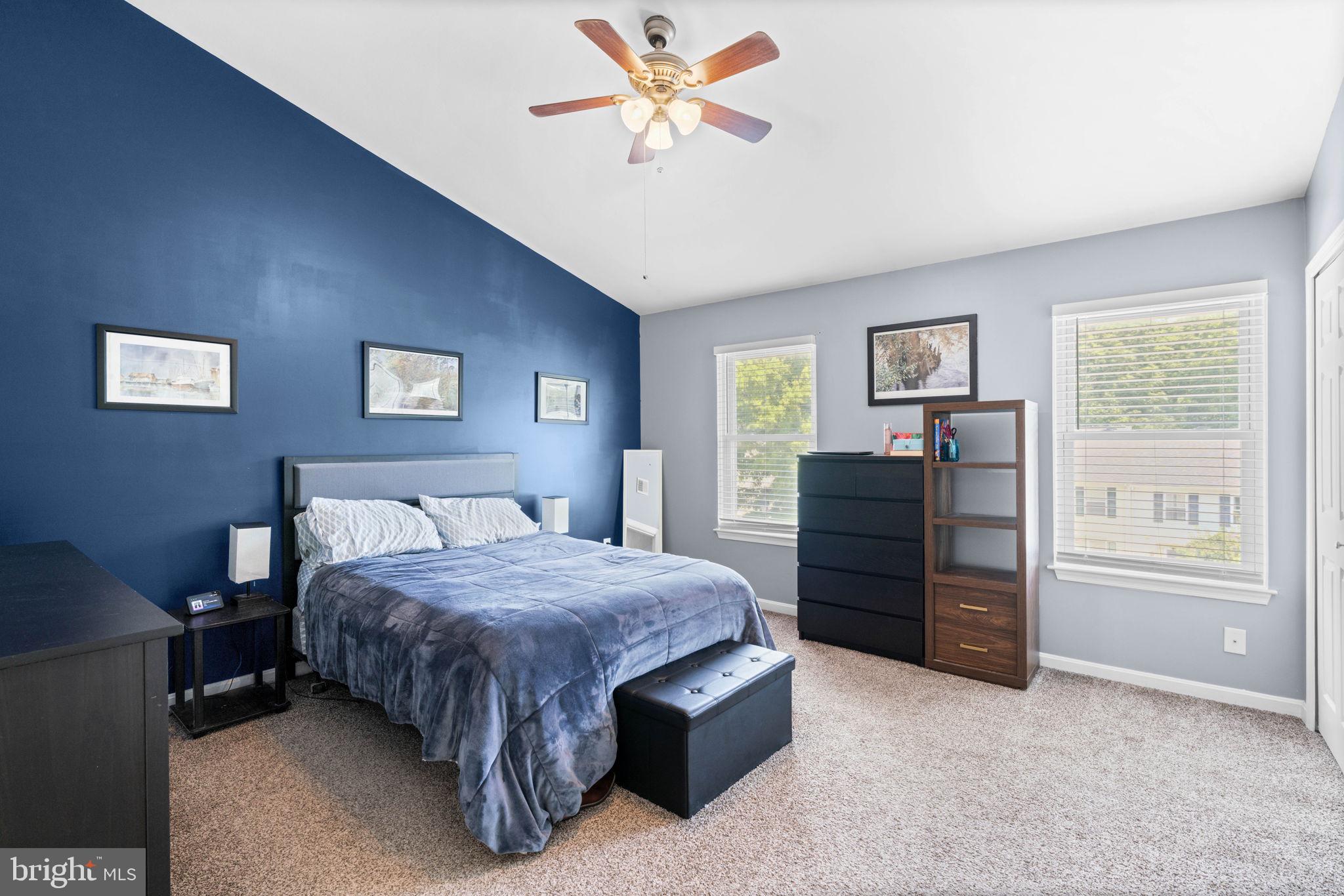 RIVERCHASE - Residential