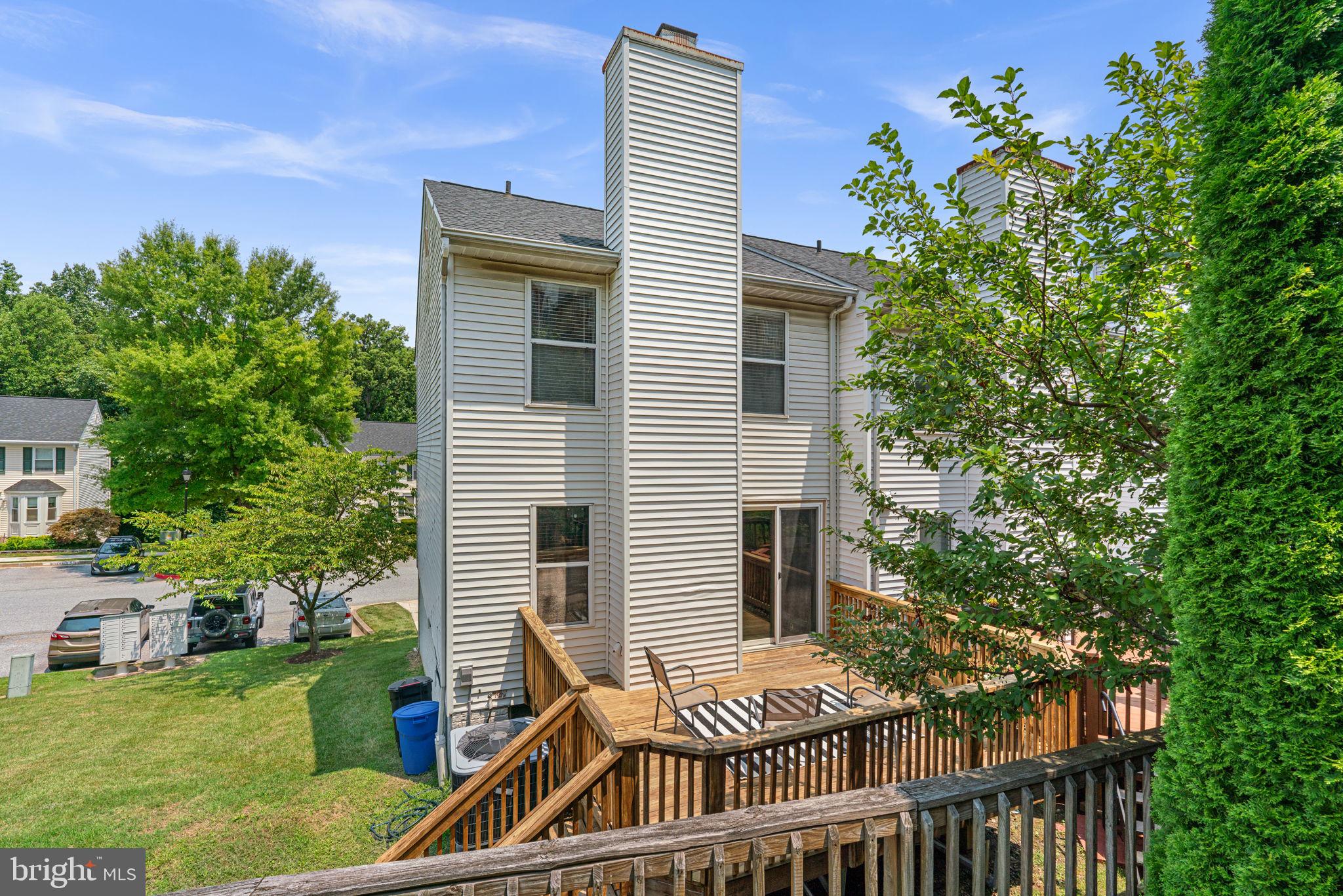 RIVERCHASE - Residential
