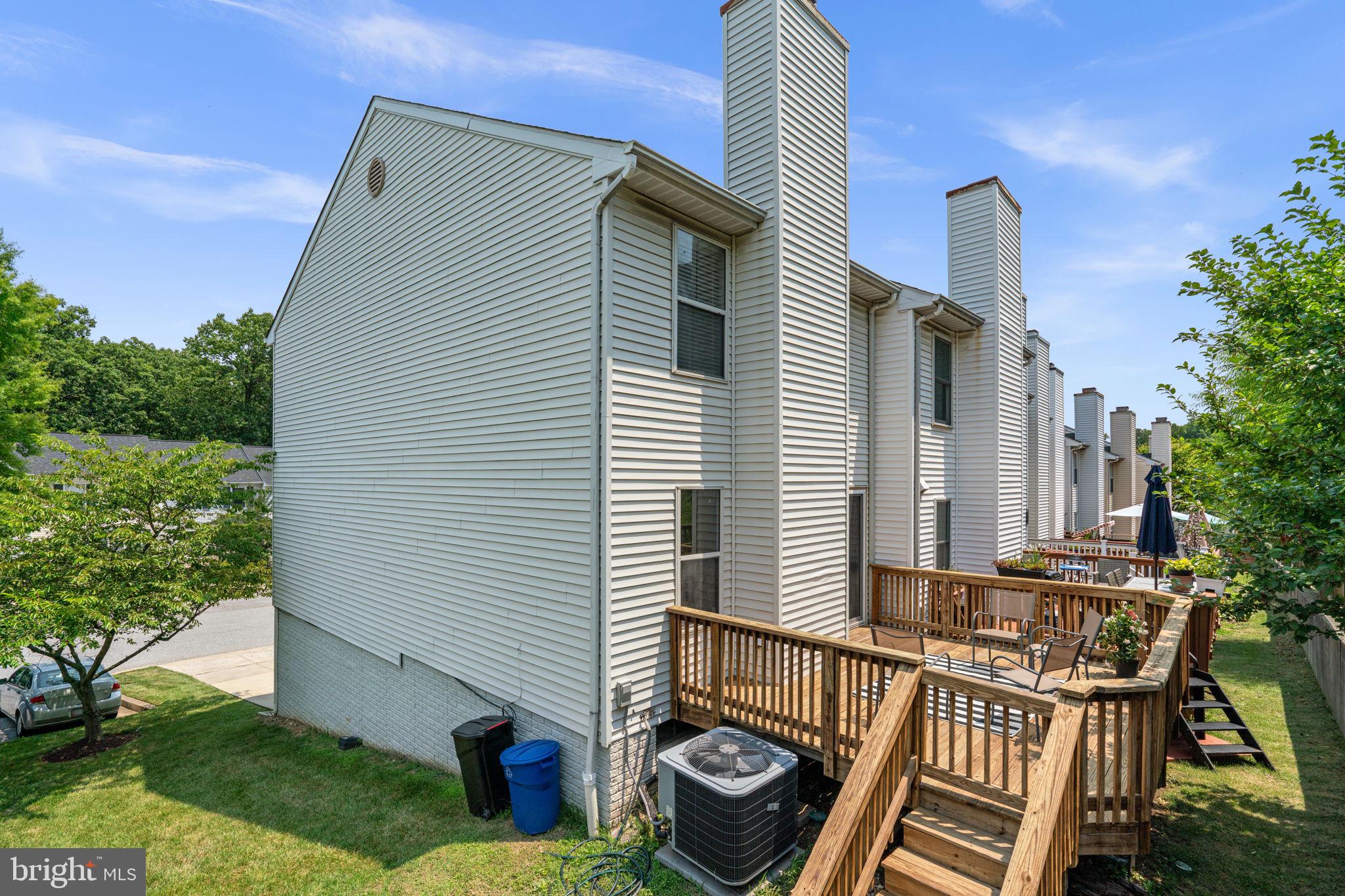 RIVERCHASE - Residential