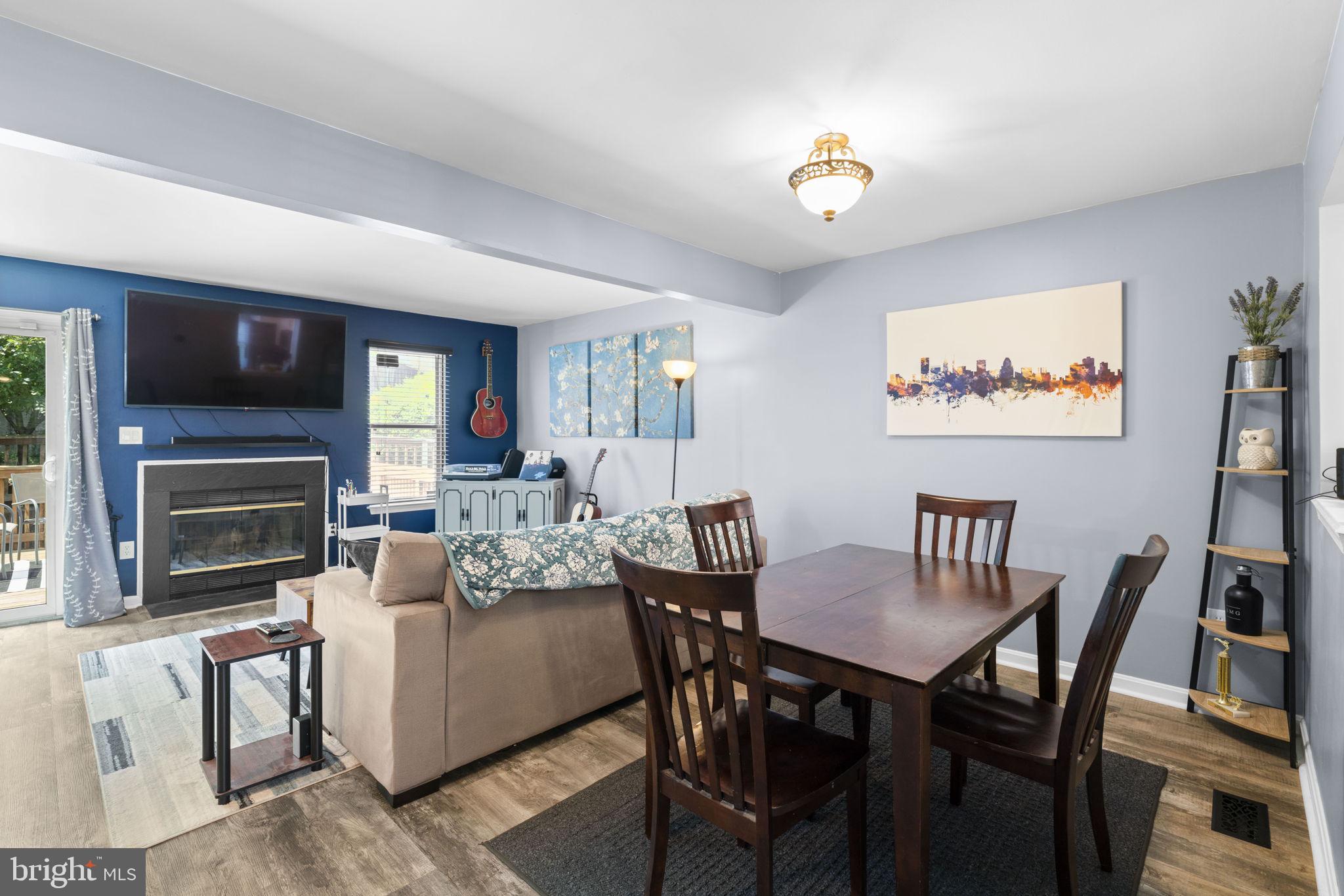 RIVERCHASE - Residential