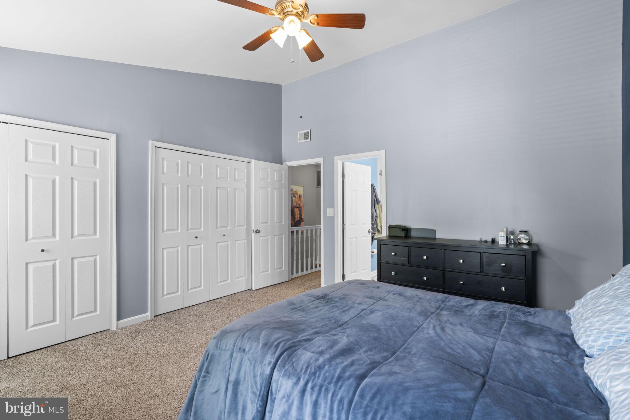 RIVERCHASE - Residential
