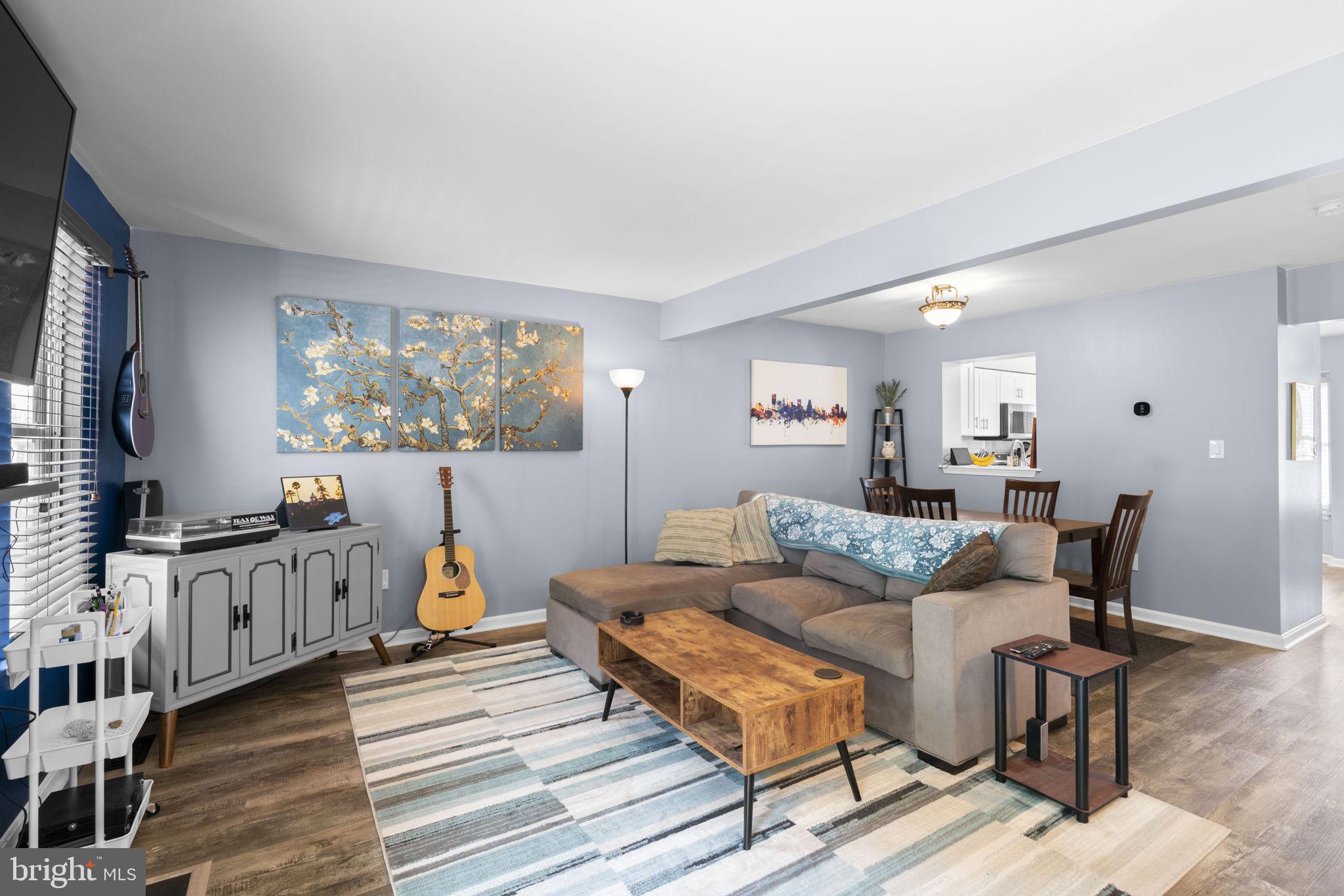 RIVERCHASE - Residential