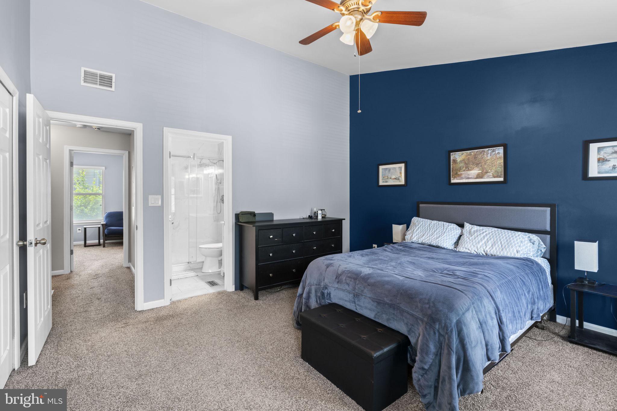 RIVERCHASE - Residential