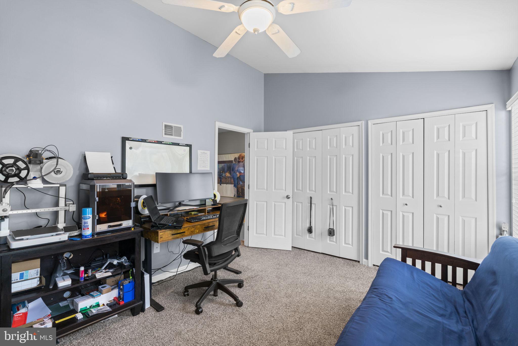 RIVERCHASE - Residential