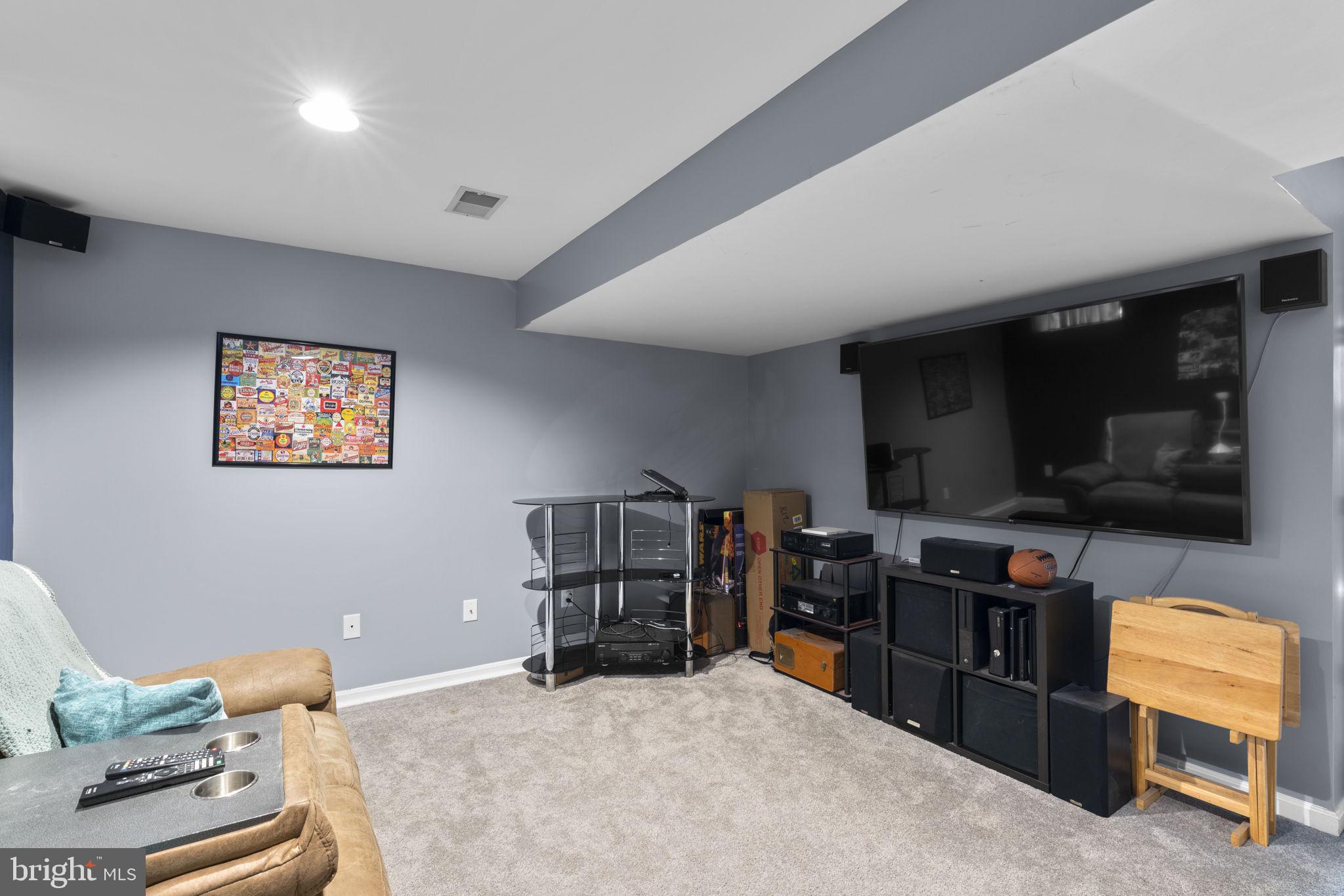 RIVERCHASE - Residential