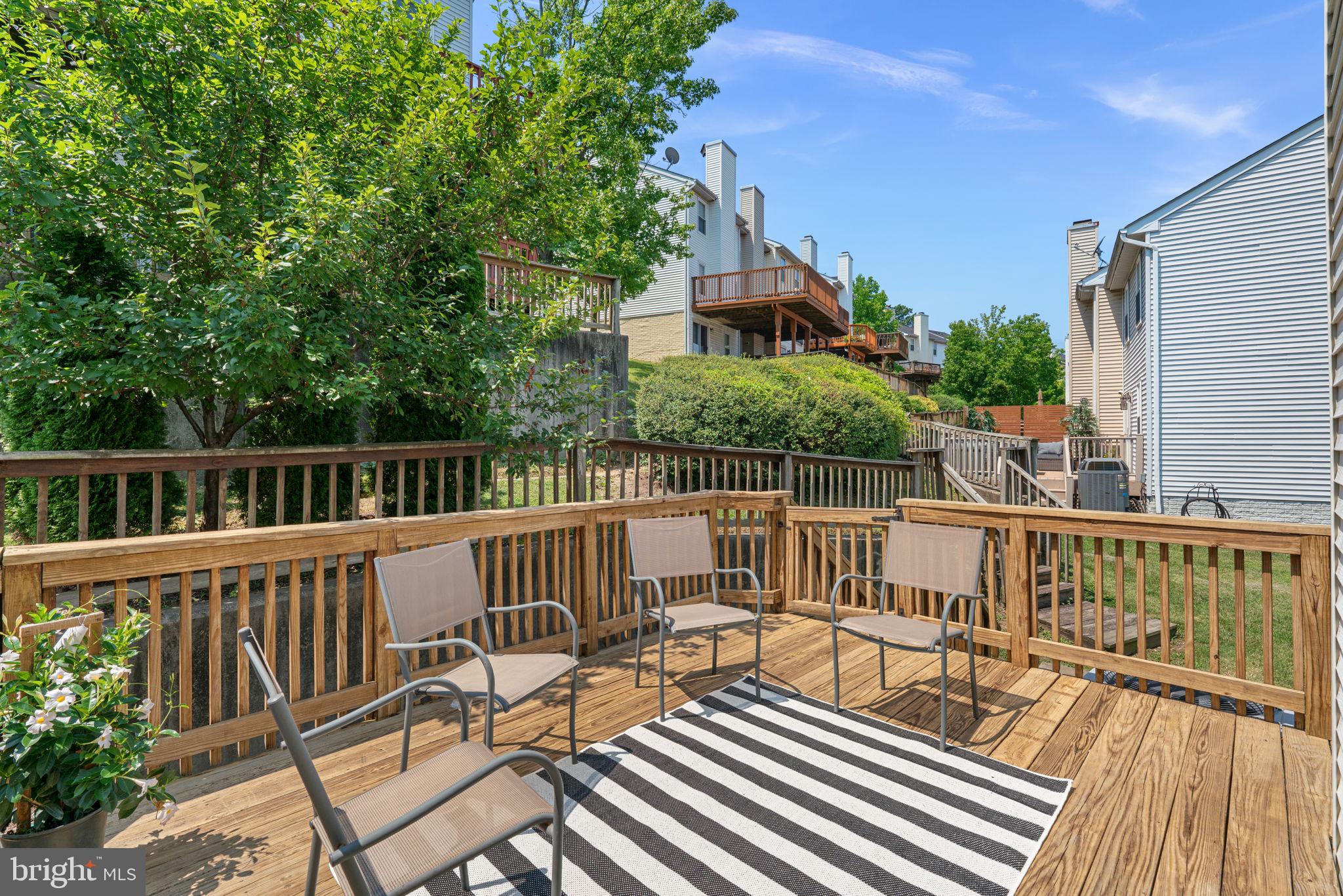 RIVERCHASE - Residential