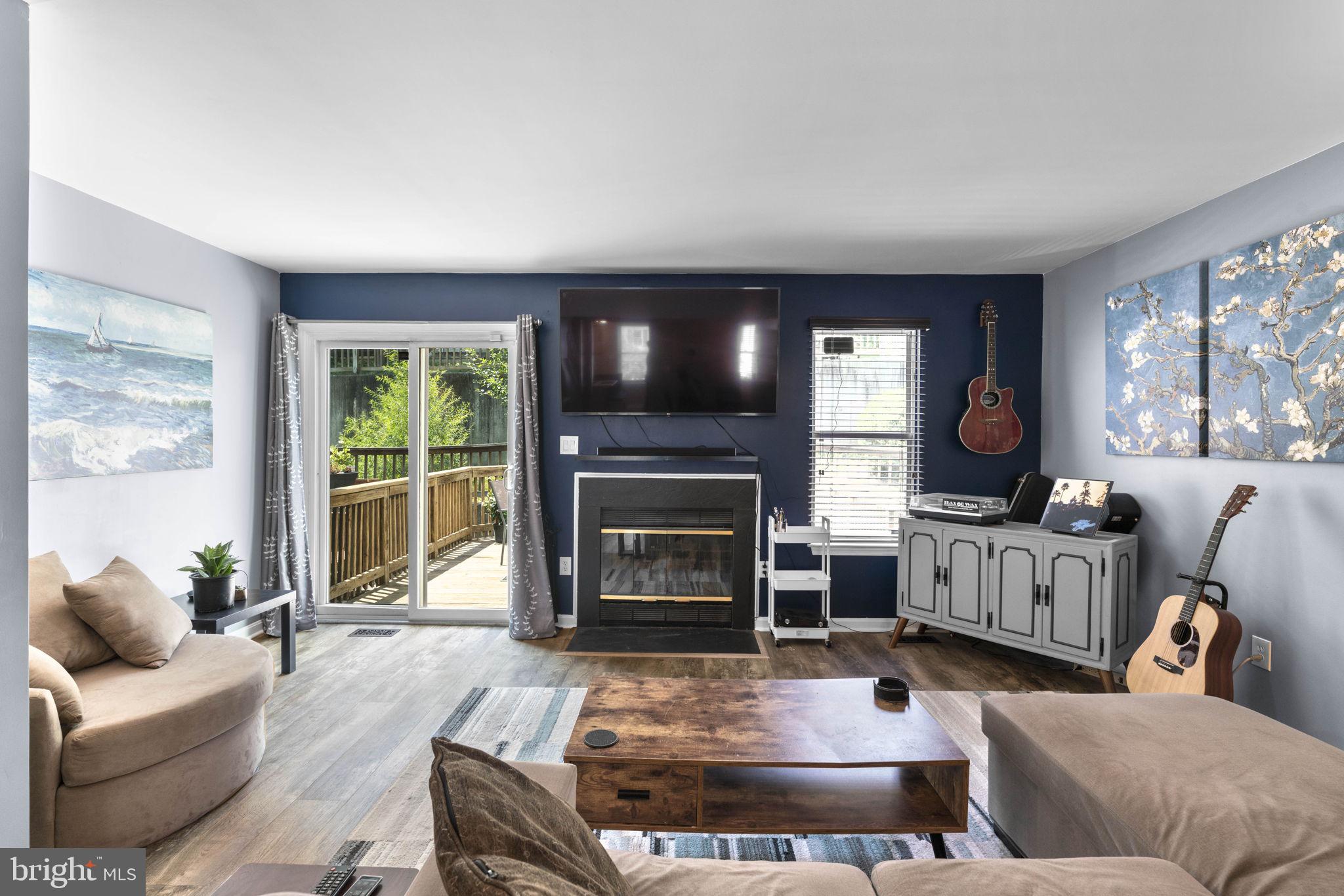 RIVERCHASE - Residential