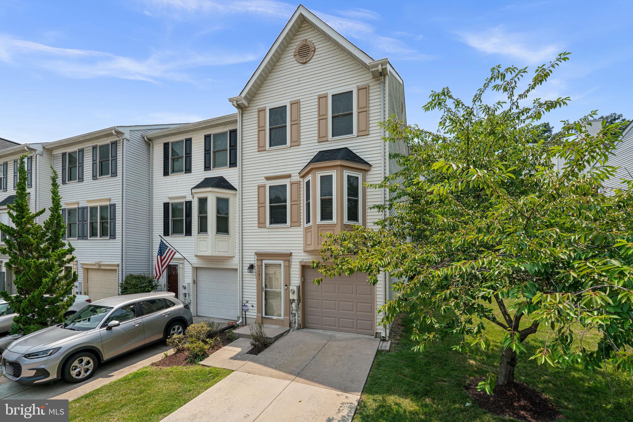 RIVERCHASE - Residential