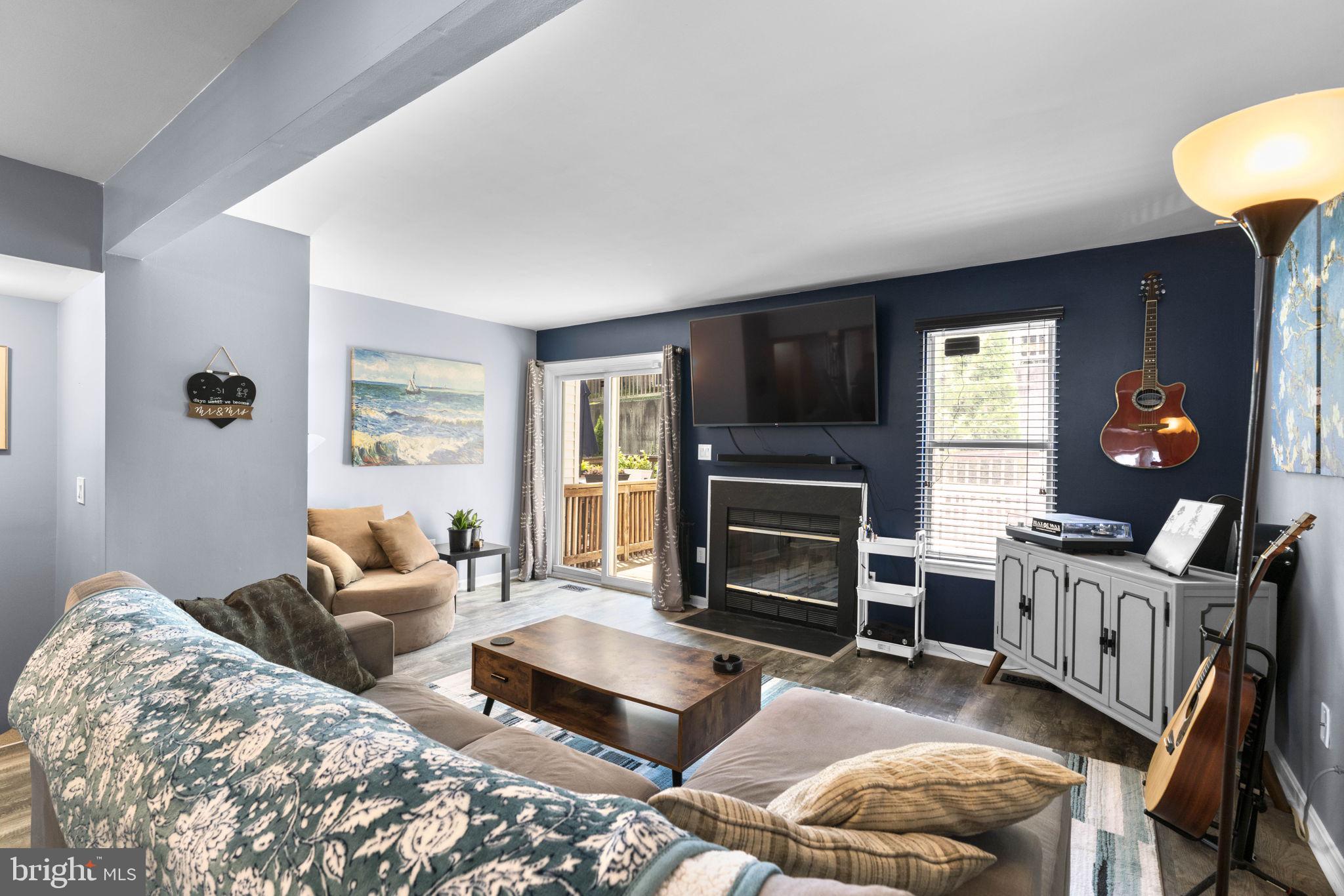 RIVERCHASE - Residential