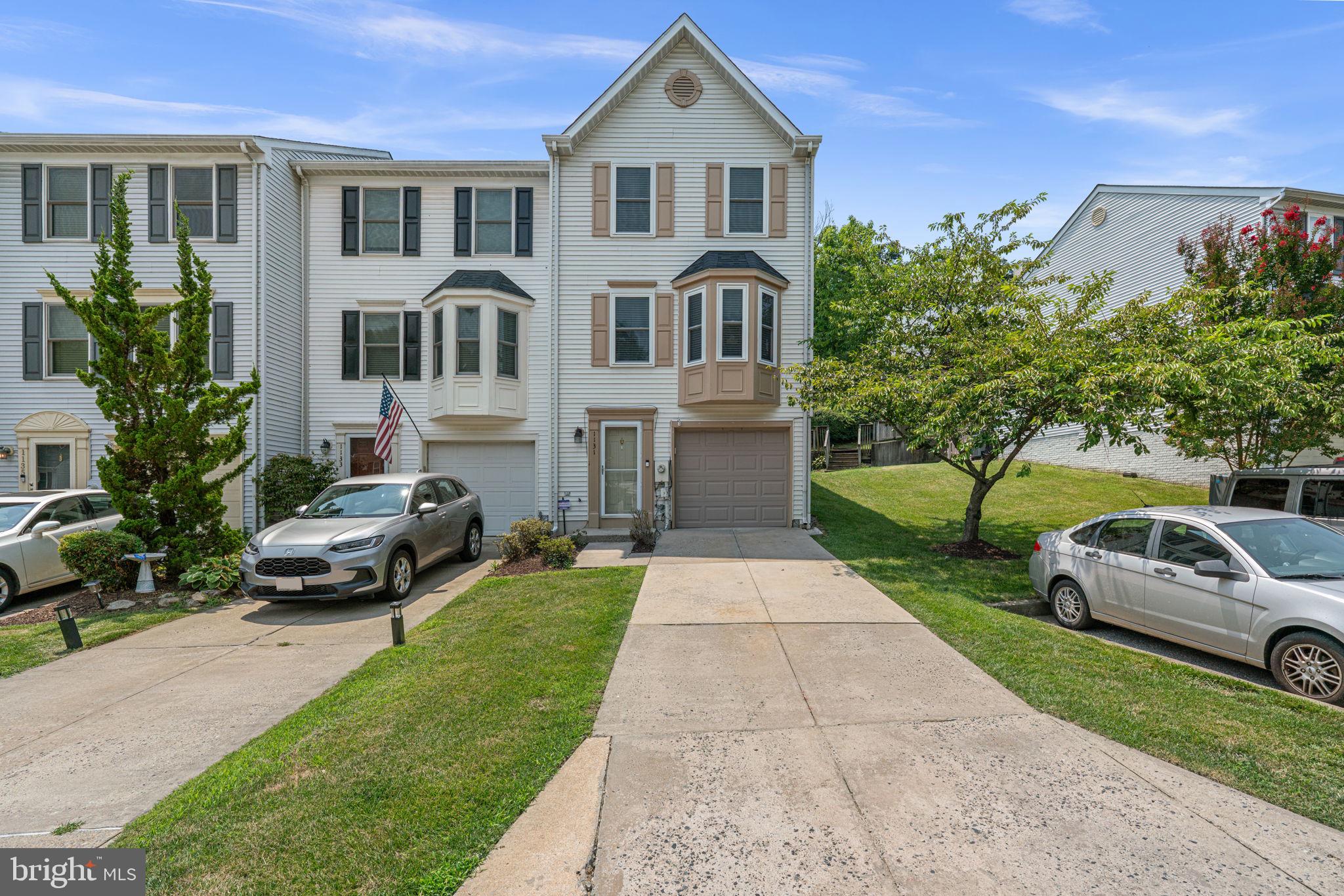 RIVERCHASE - Residential