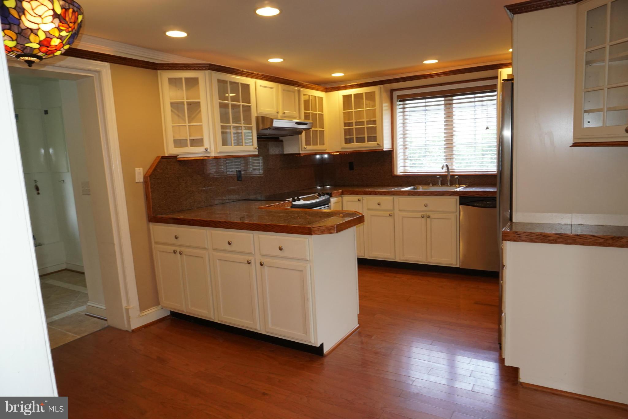 SUNRISE BEACH - Residential Lease