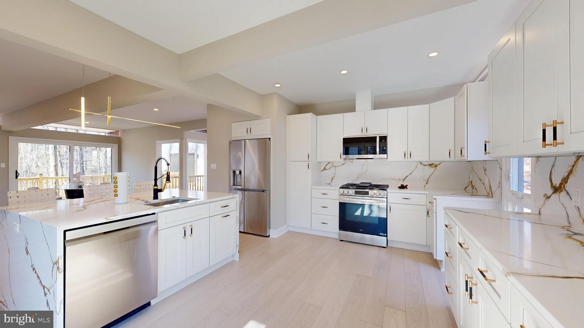 RESTON - Residential