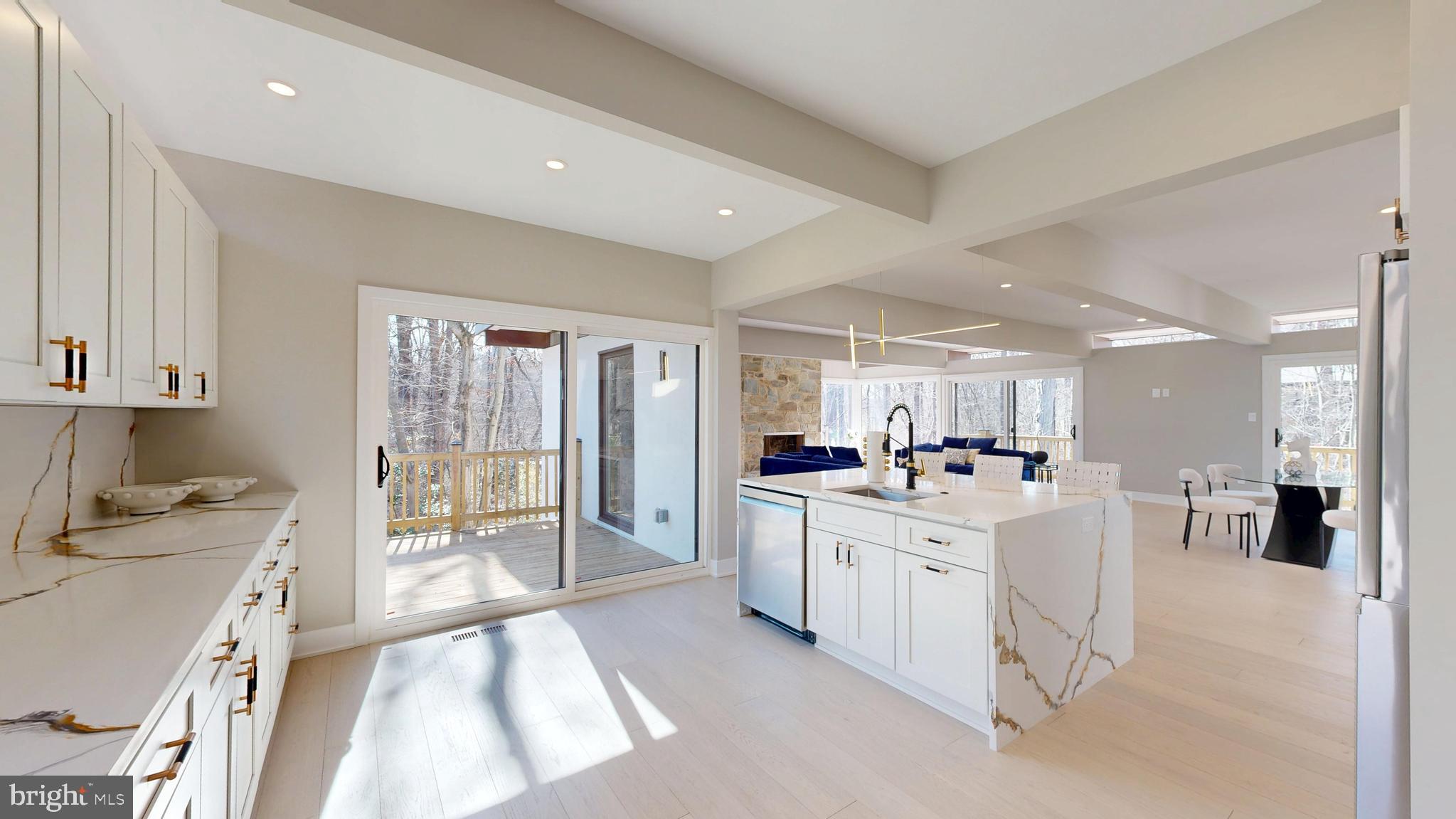 RESTON - Residential