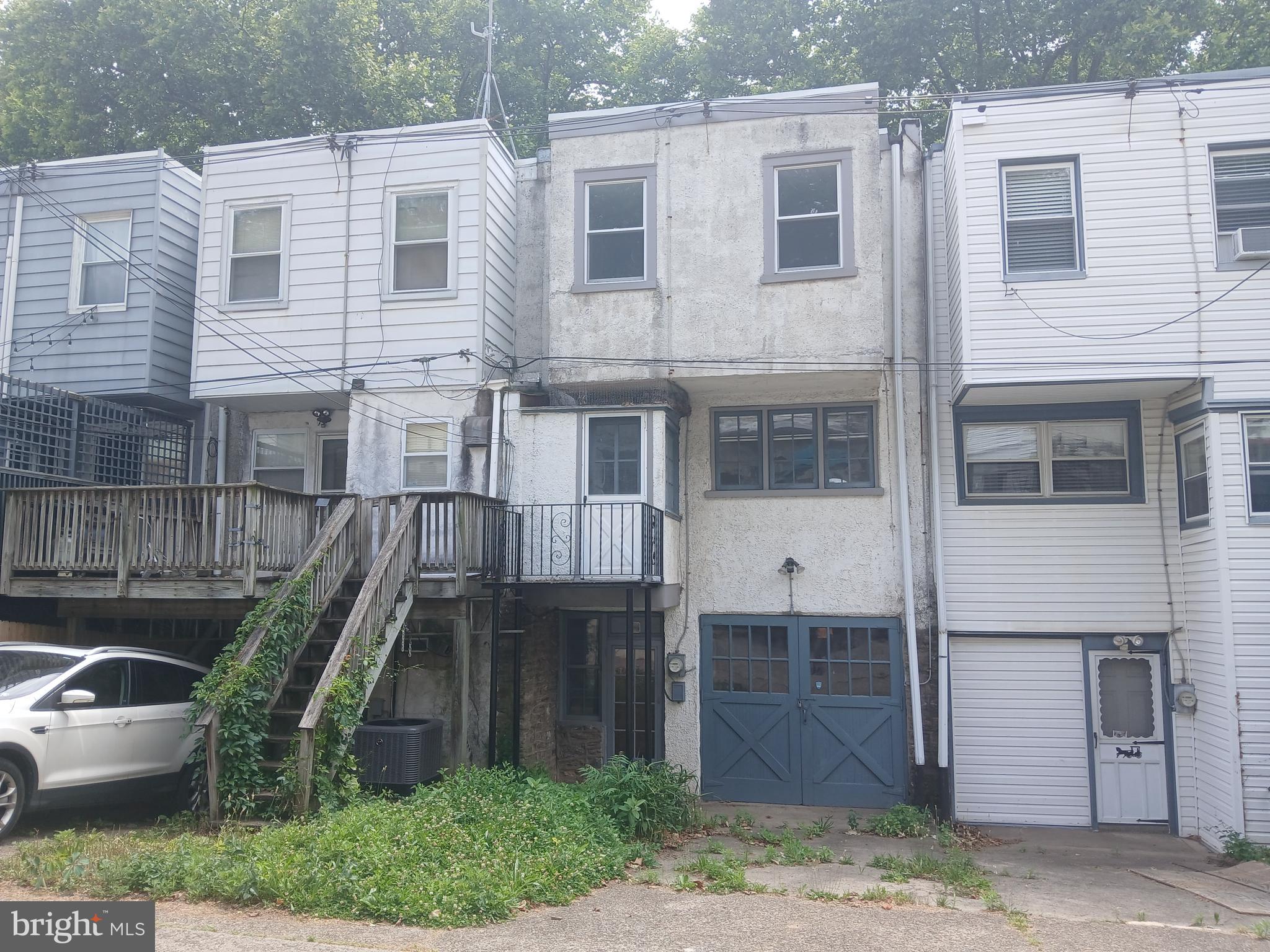 EAST FALLS - Residential