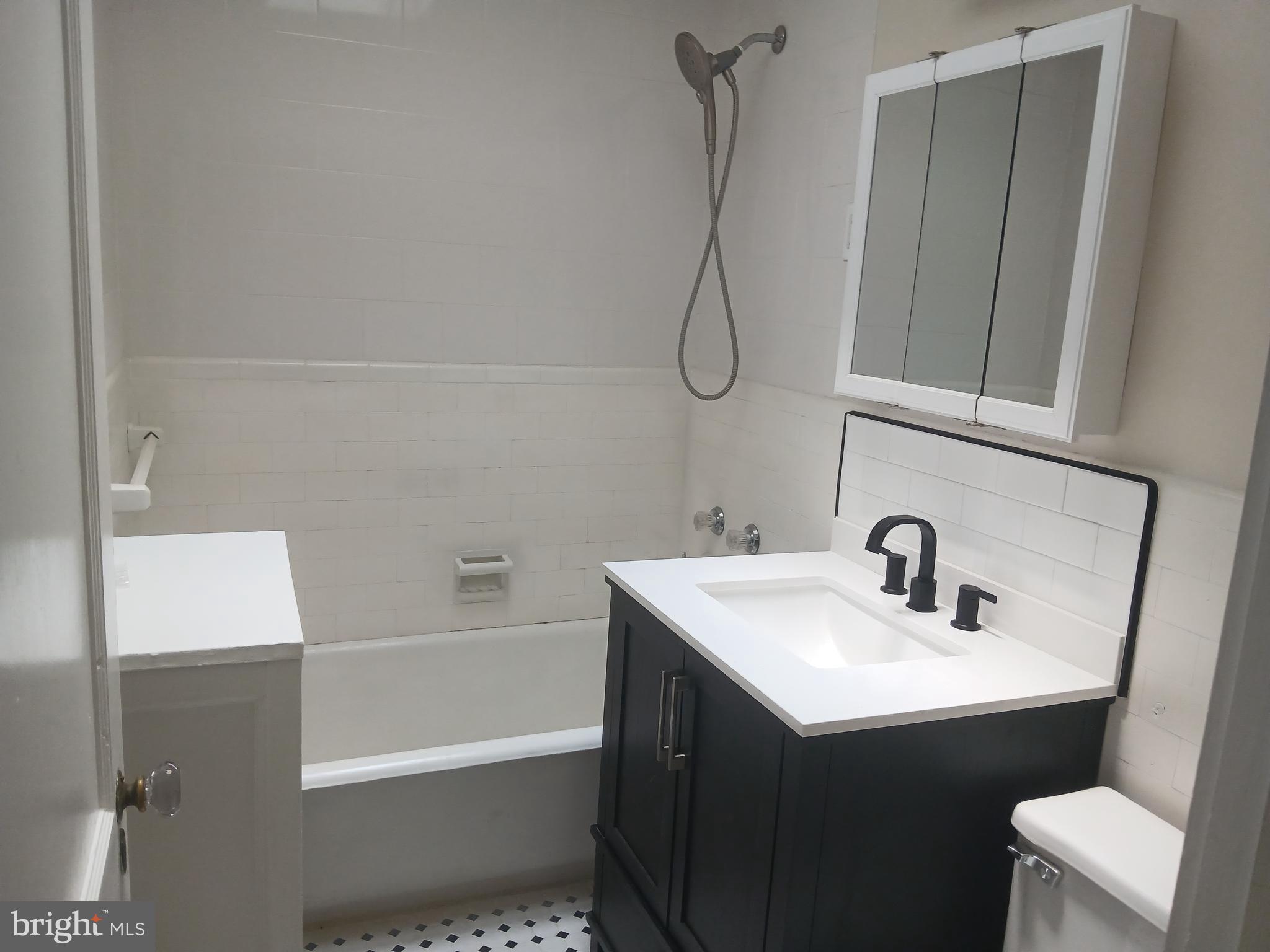 EAST FALLS - Residential