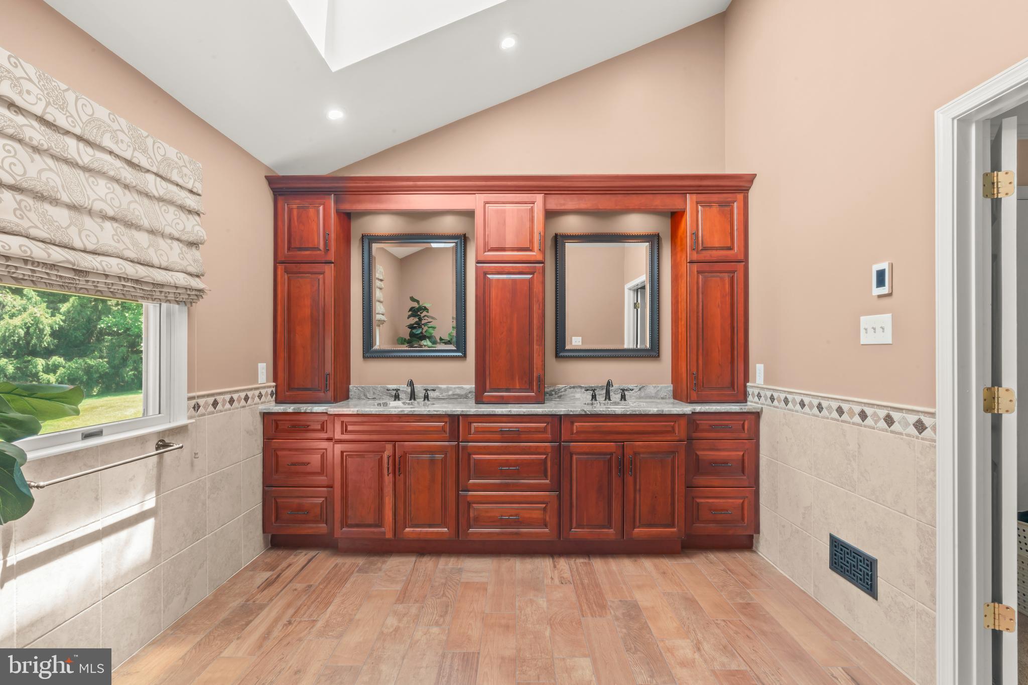 NORTHAMPTON ESTS - Residential