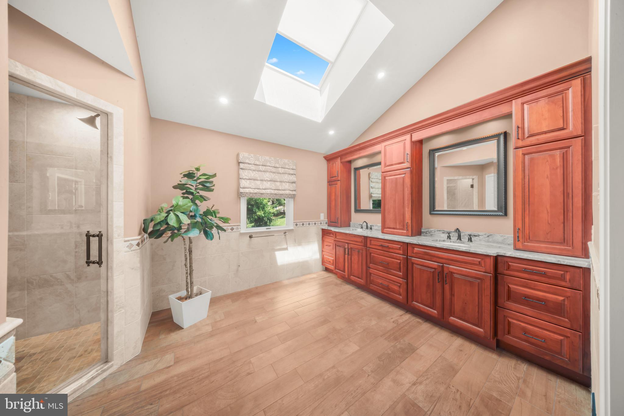NORTHAMPTON ESTS - Residential