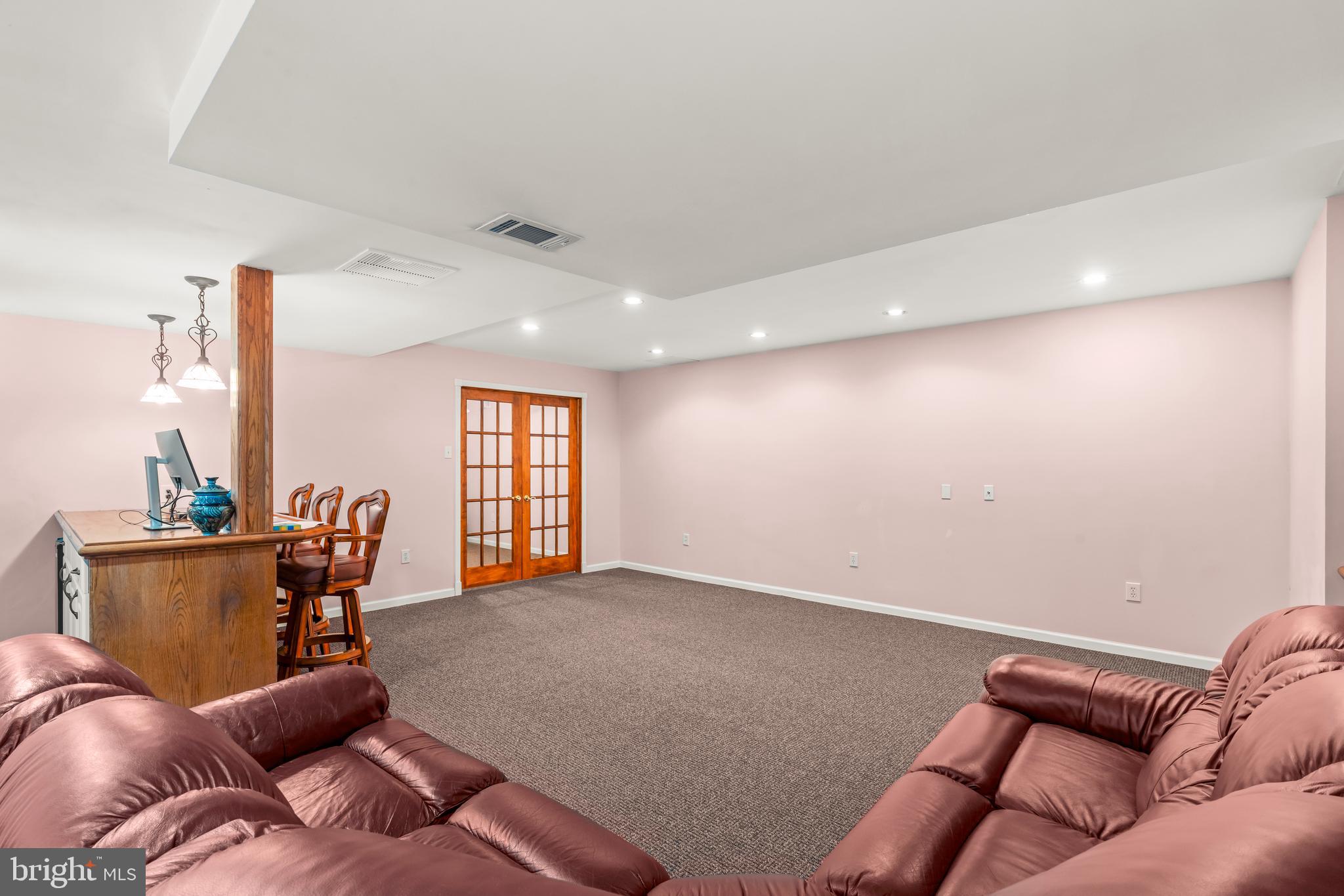 NORTHAMPTON ESTS - Residential