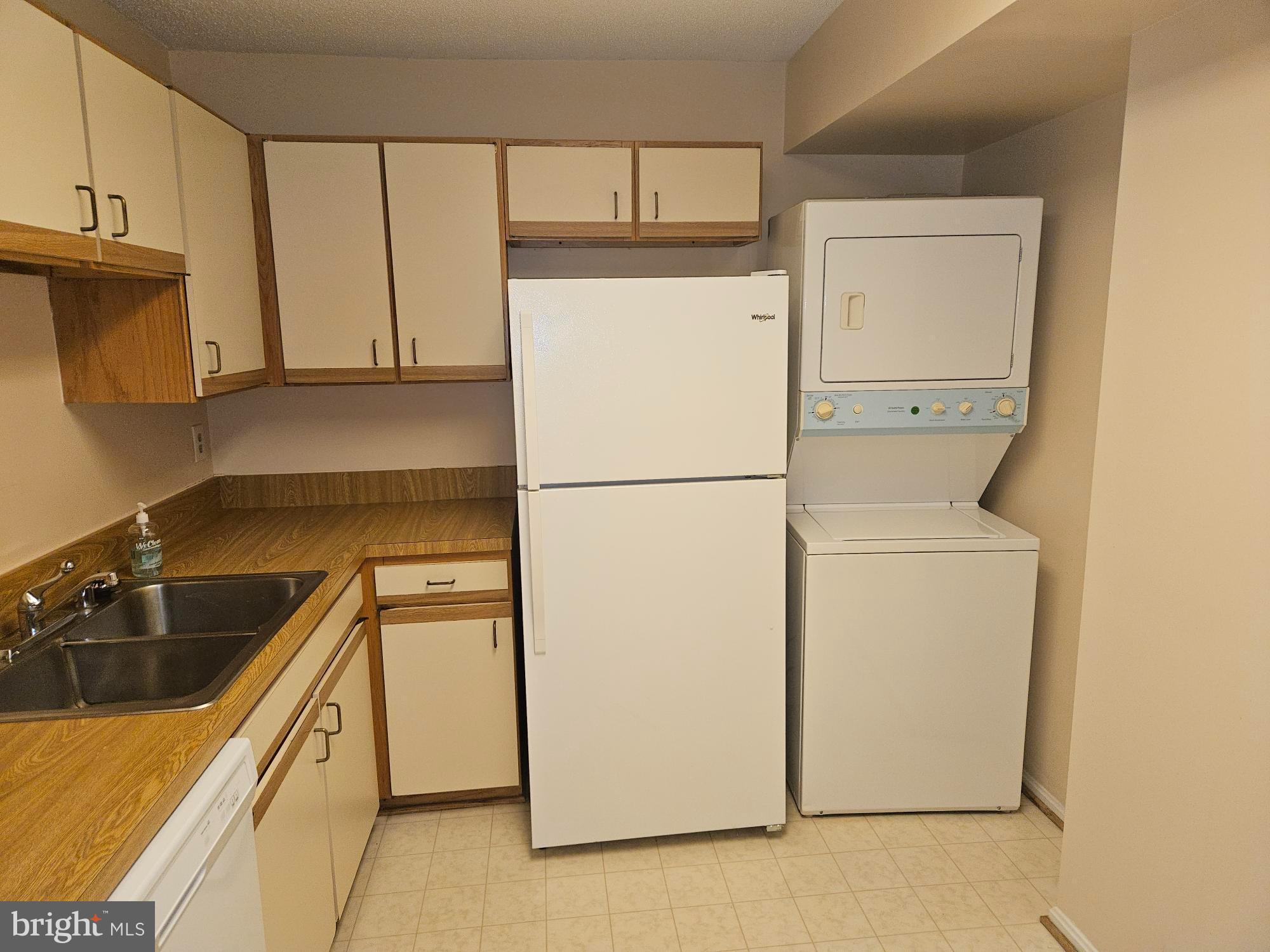 GREENS AT LEISURE WORLD - Residential