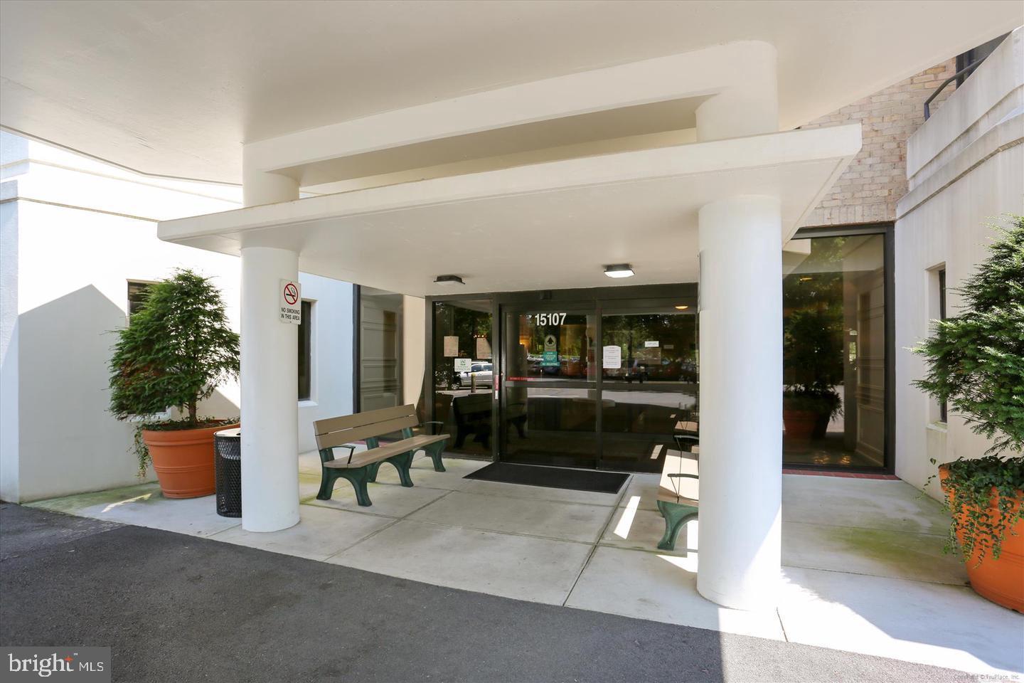 GREENS AT LEISURE WORLD - Residential
