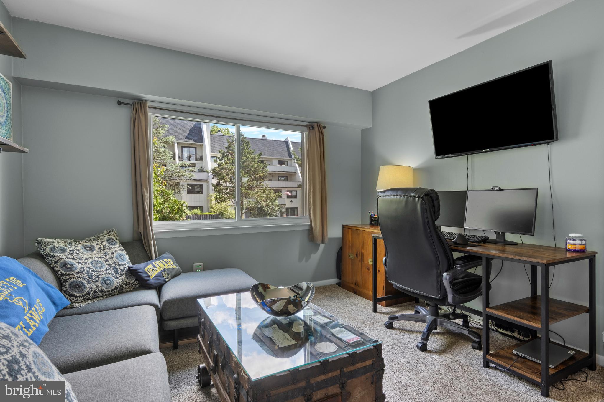 SUMMIT HOUSE - Residential