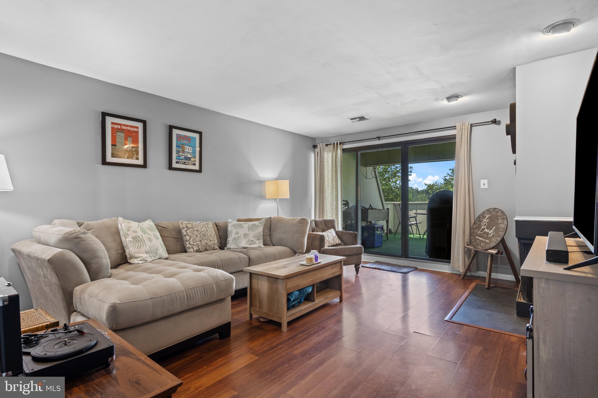 SUMMIT HOUSE - Residential