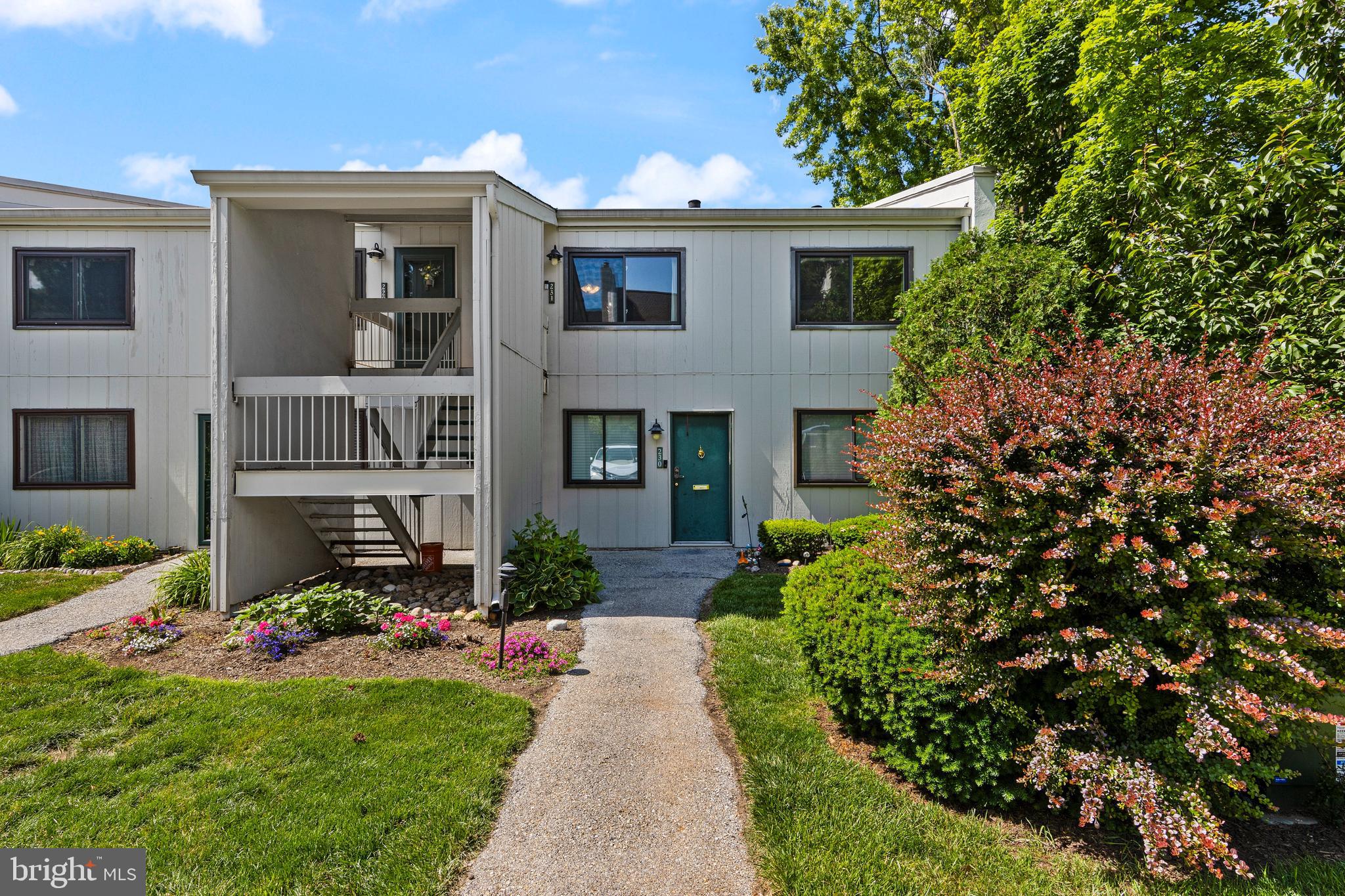 SUMMIT HOUSE - Residential