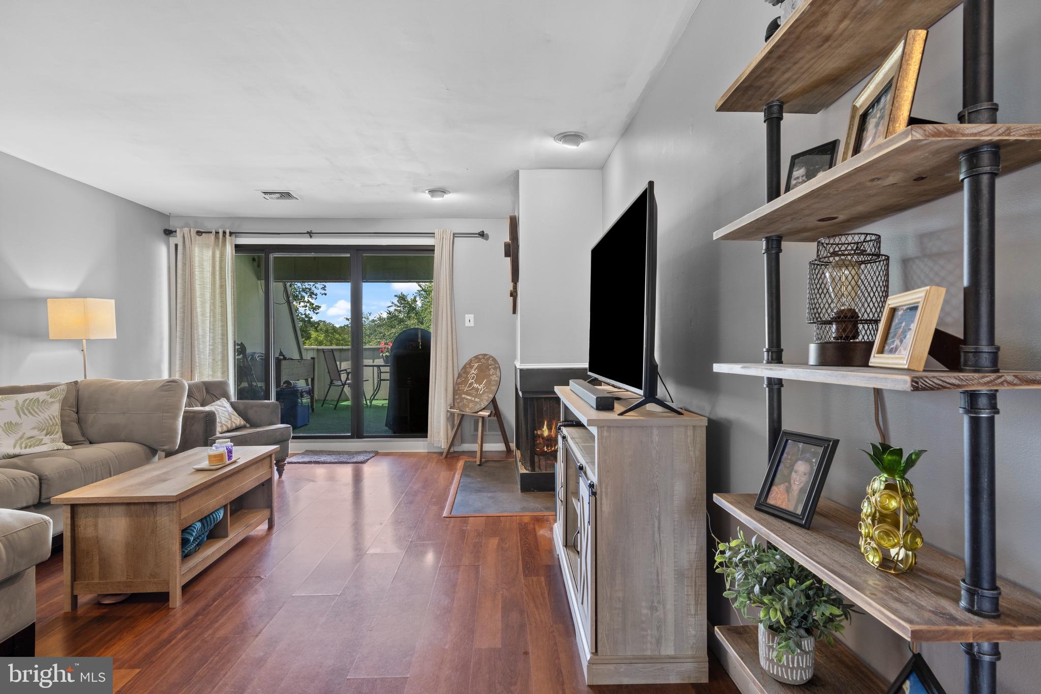 SUMMIT HOUSE - Residential