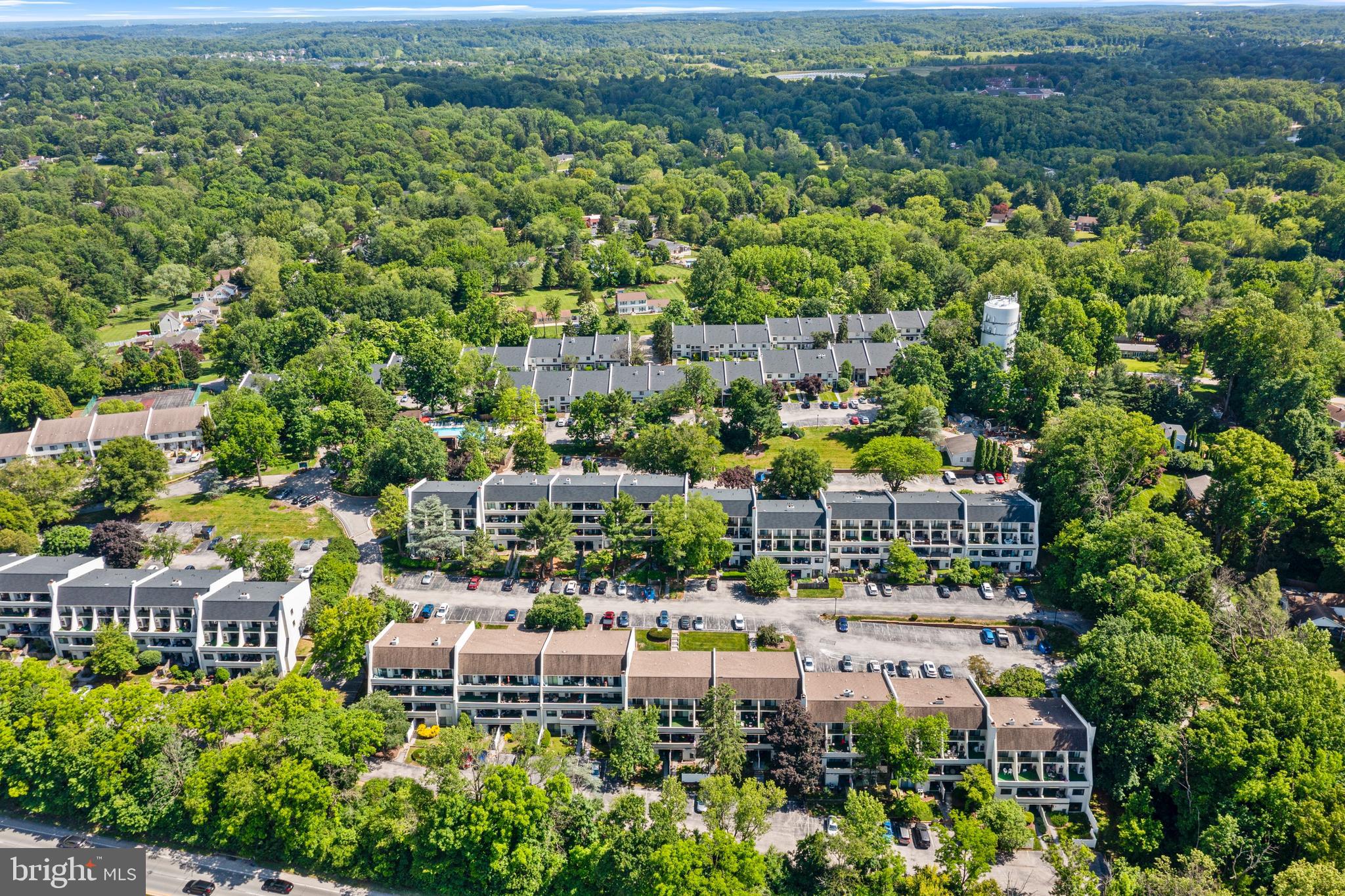 SUMMIT HOUSE - Residential