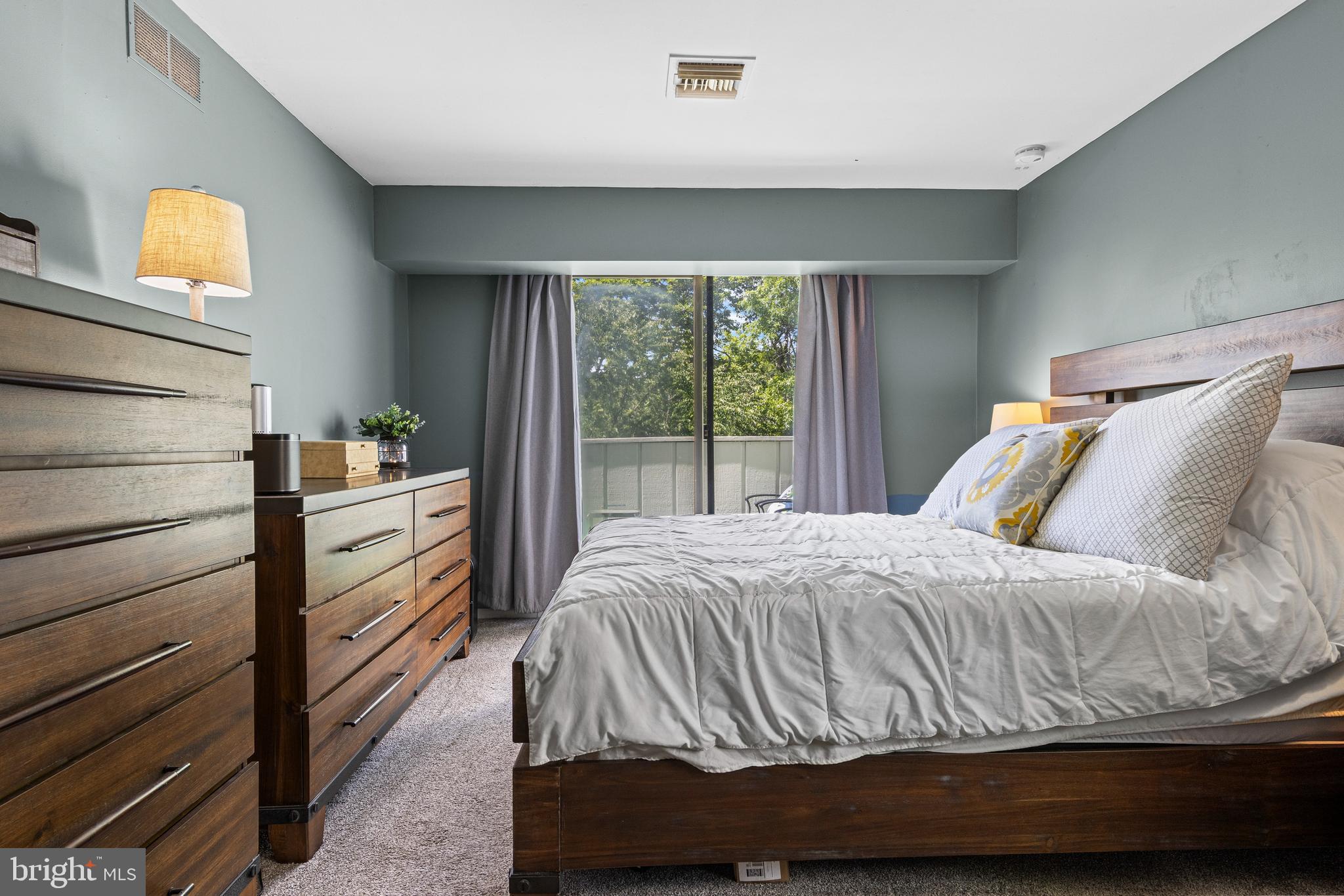 SUMMIT HOUSE - Residential