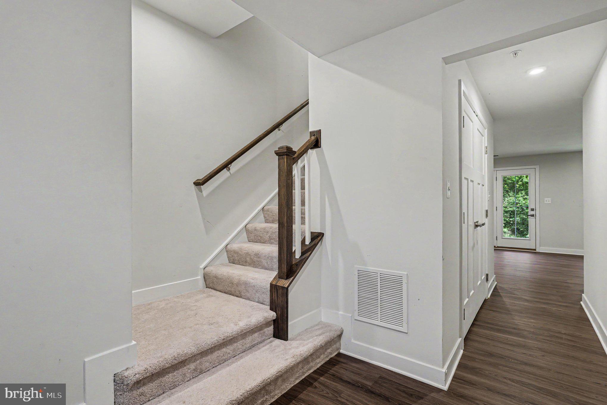 JAMES RUN TOWNHOMES - Residential