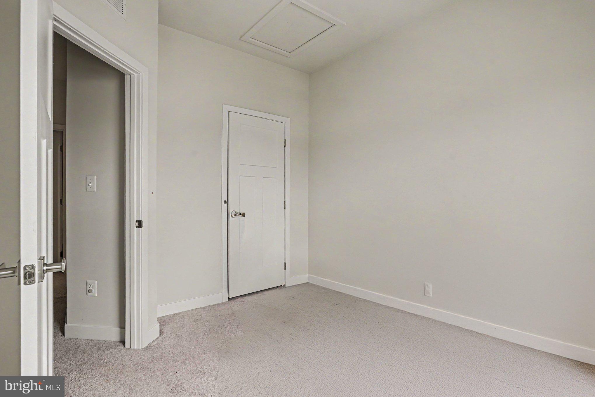 JAMES RUN TOWNHOMES - Residential