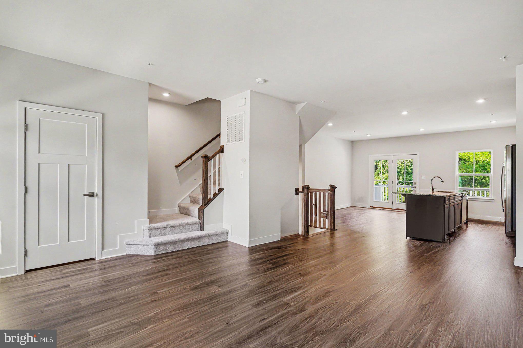 JAMES RUN TOWNHOMES - Residential