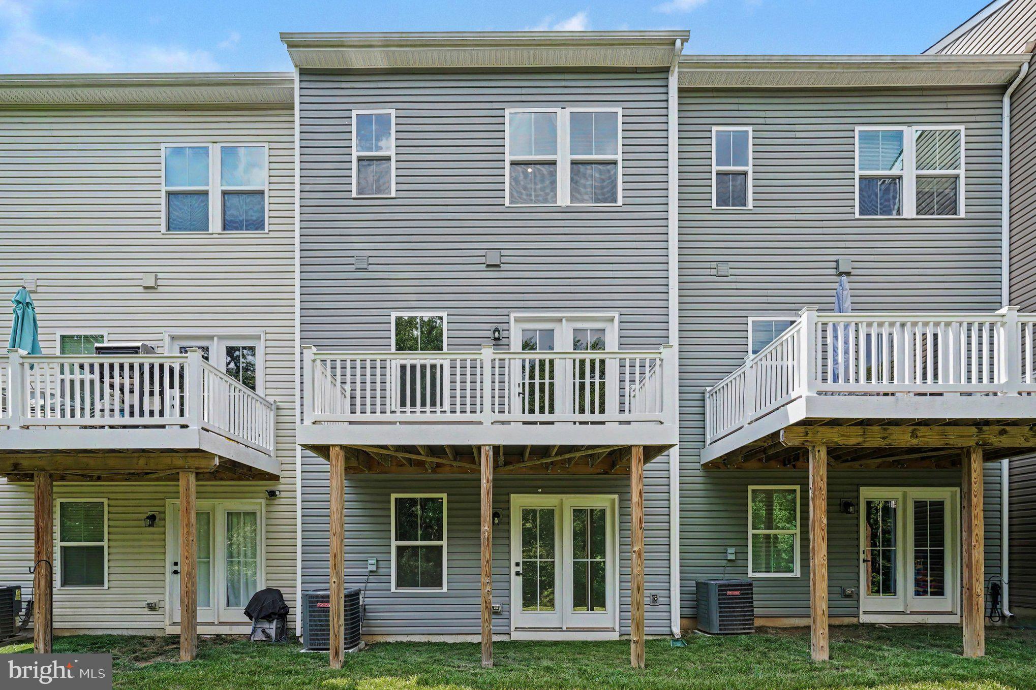 JAMES RUN TOWNHOMES - Residential