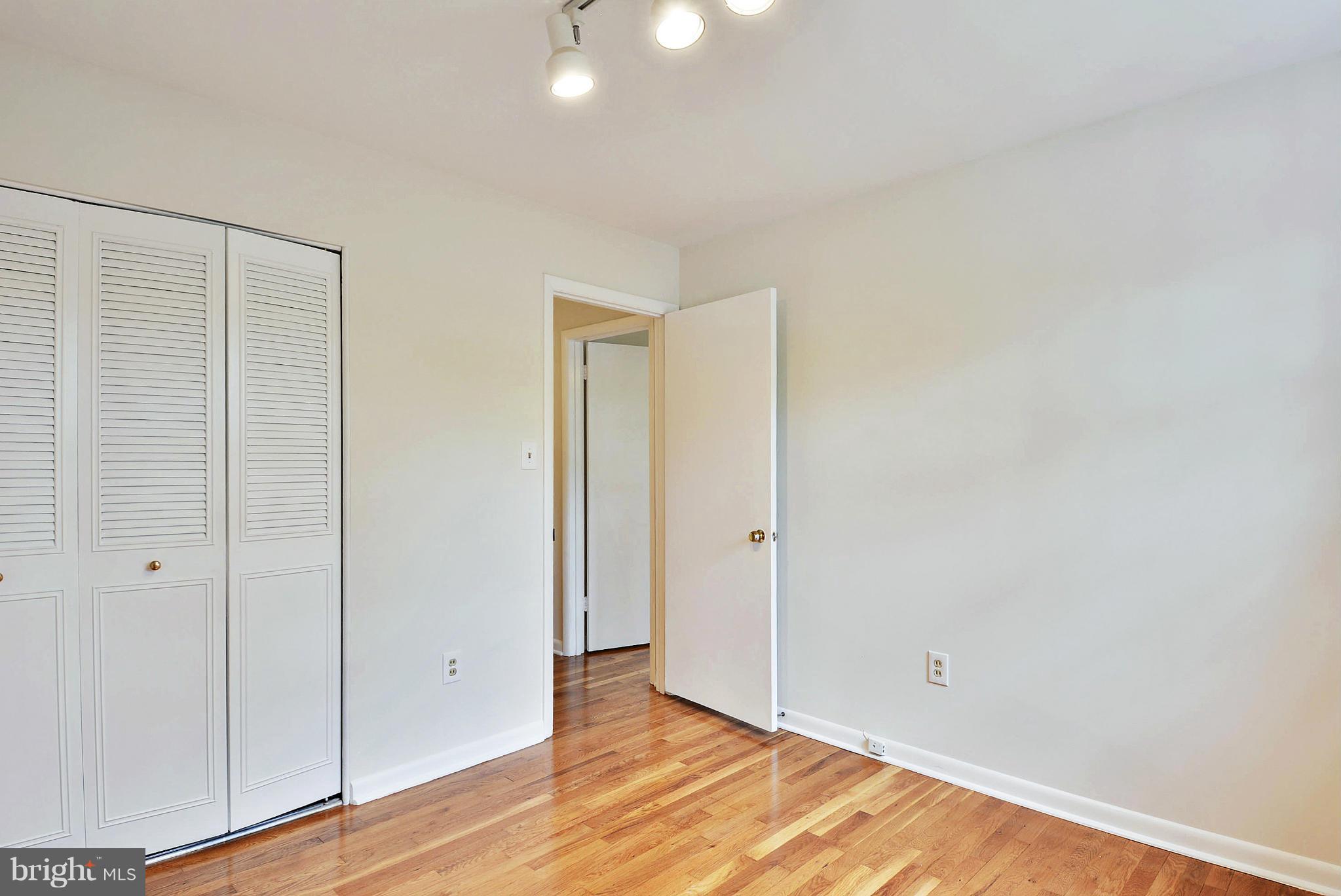 WHITE FLINT PARK - Residential