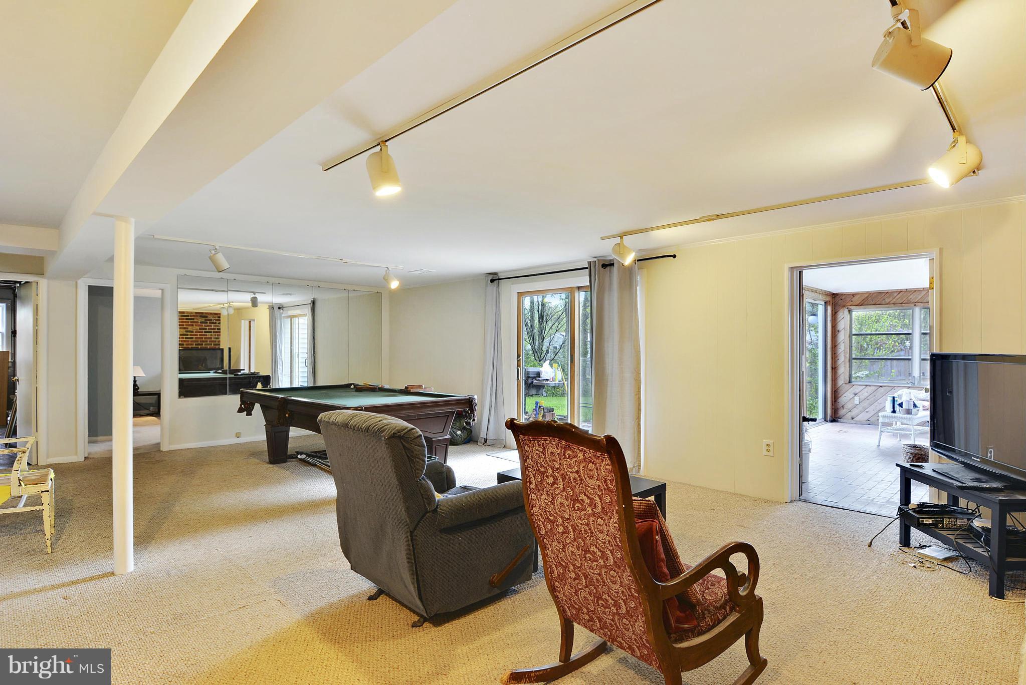 WHITE FLINT PARK - Residential
