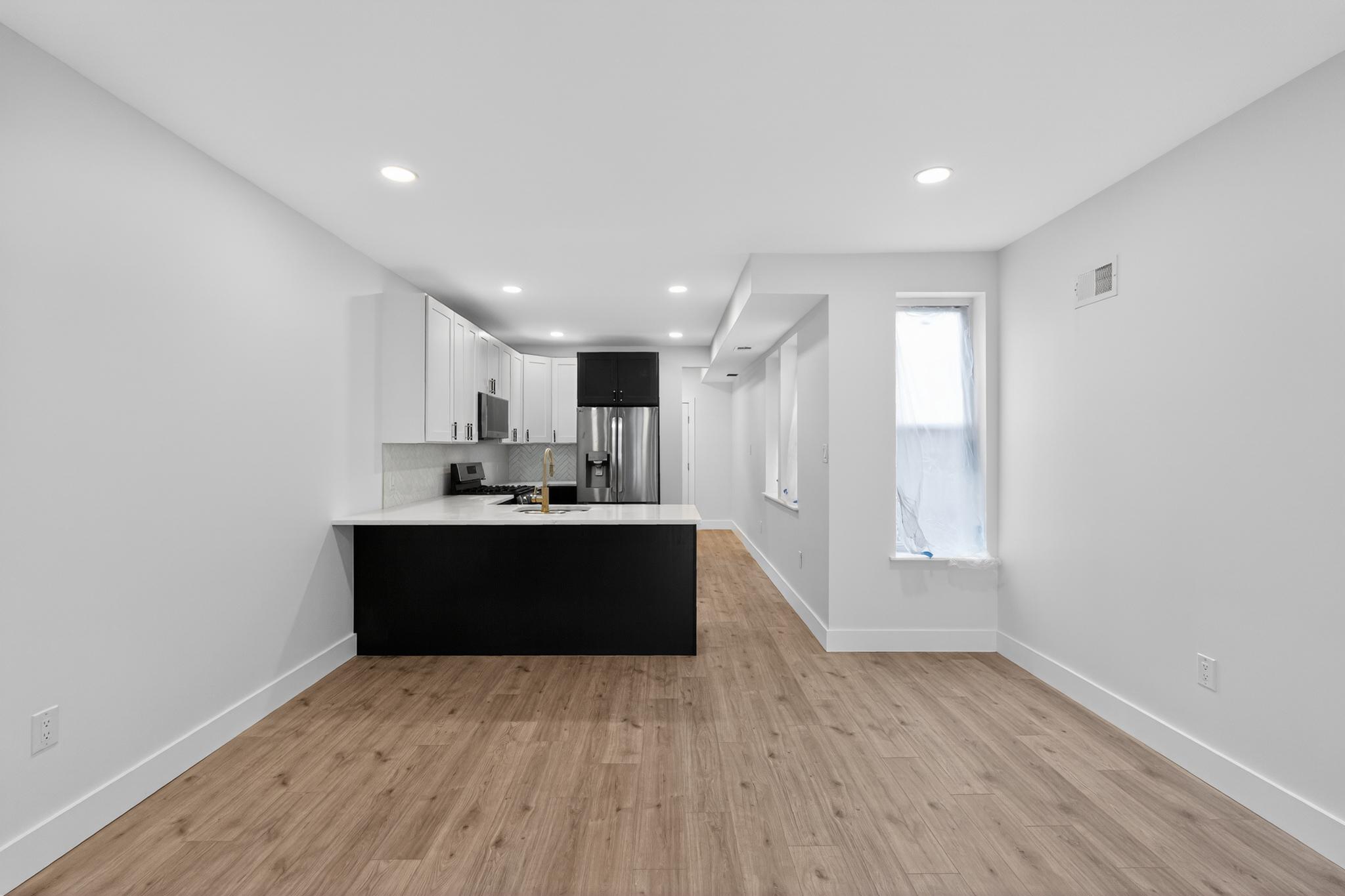 WALNUT HILL - Residential