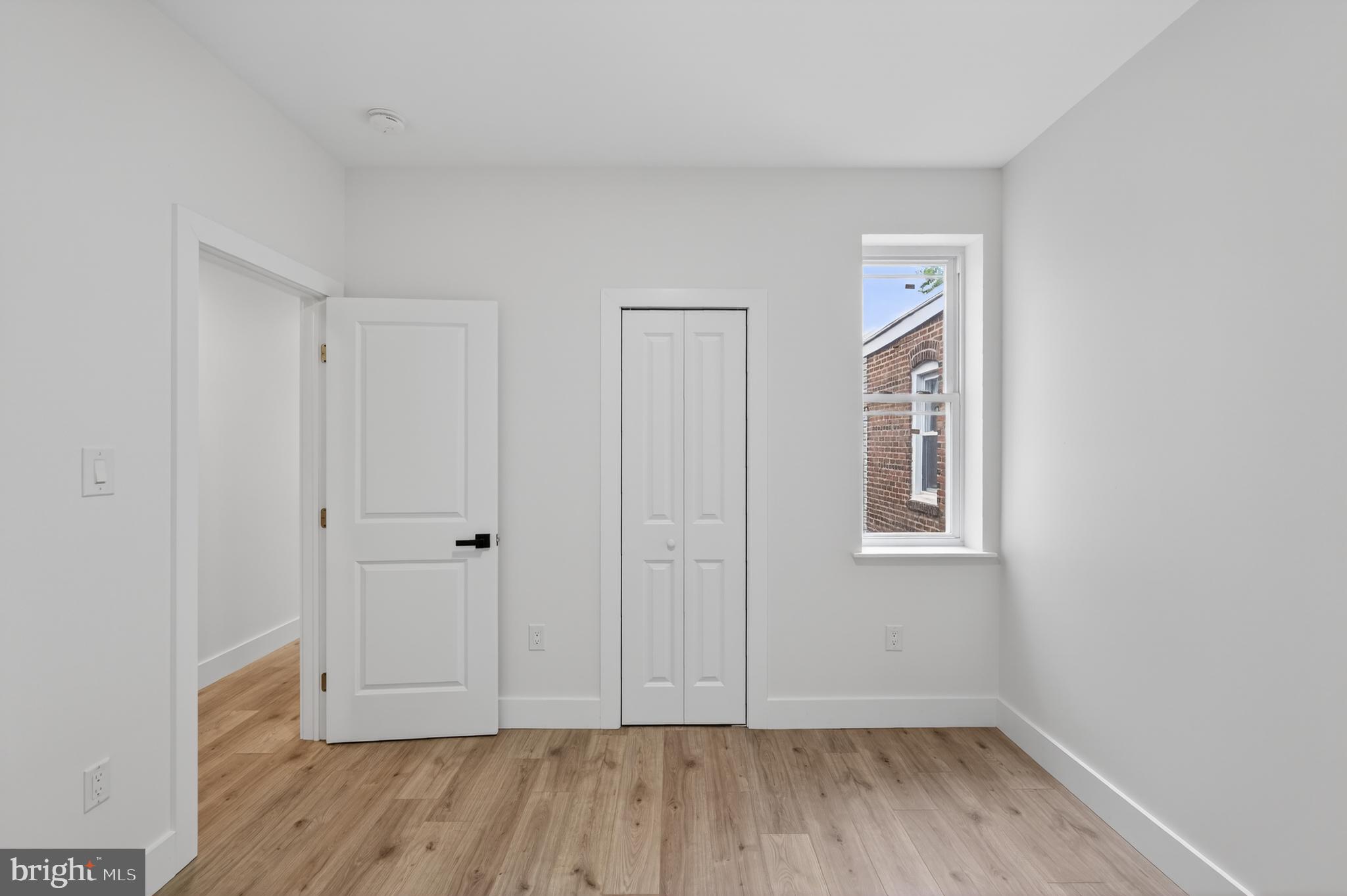 WALNUT HILL - Residential
