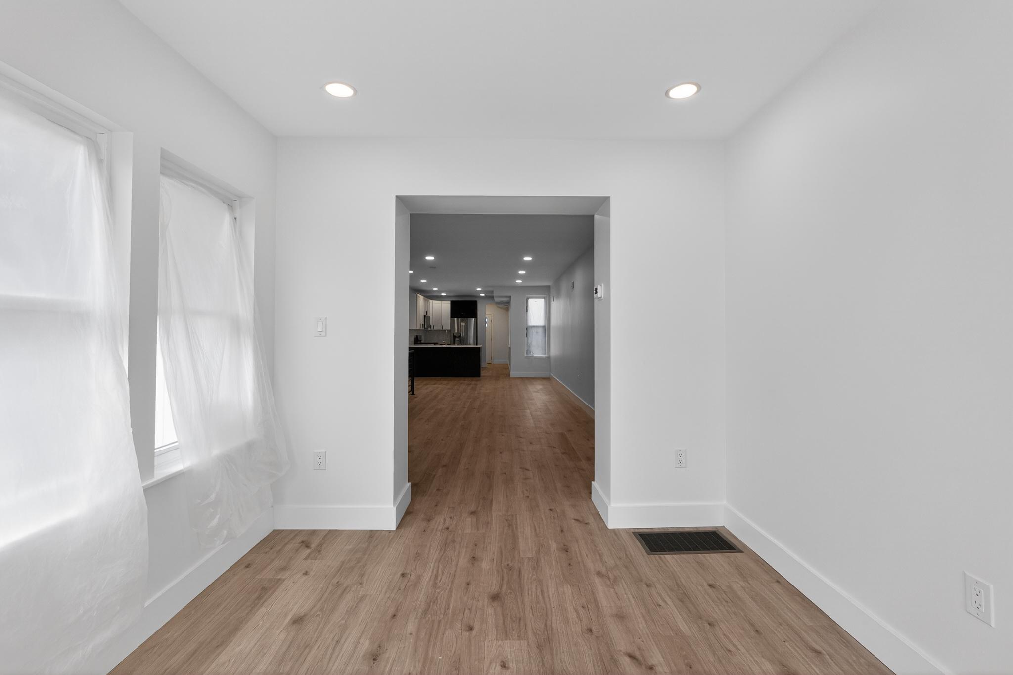 WALNUT HILL - Residential