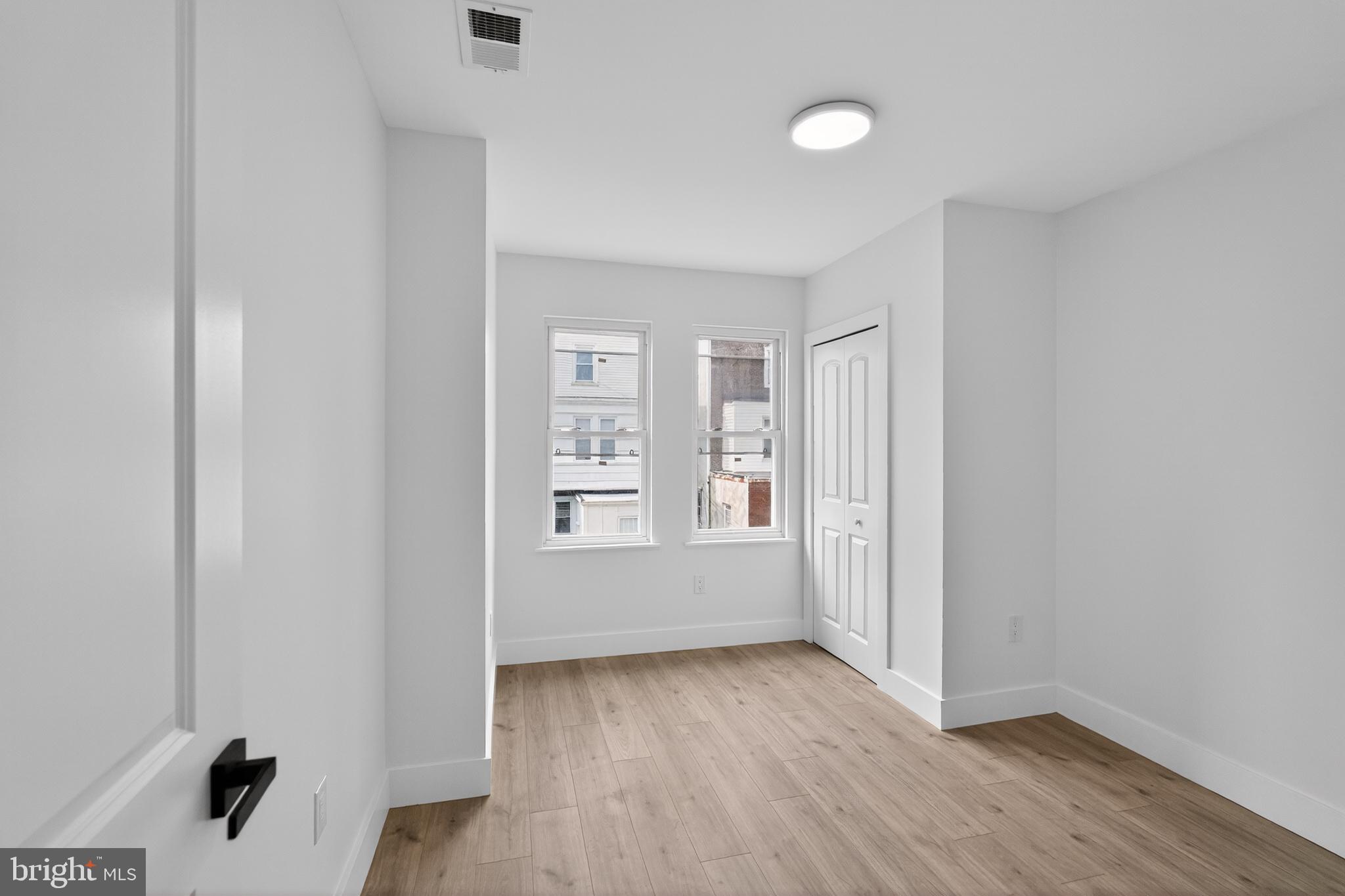 WALNUT HILL - Residential
