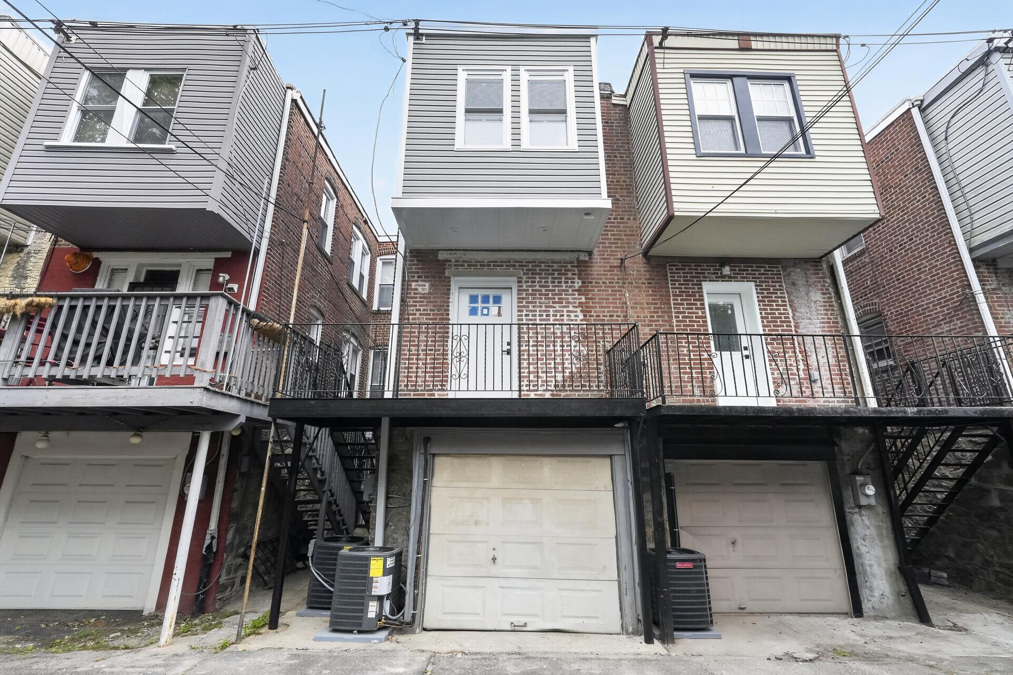 WALNUT HILL - Residential