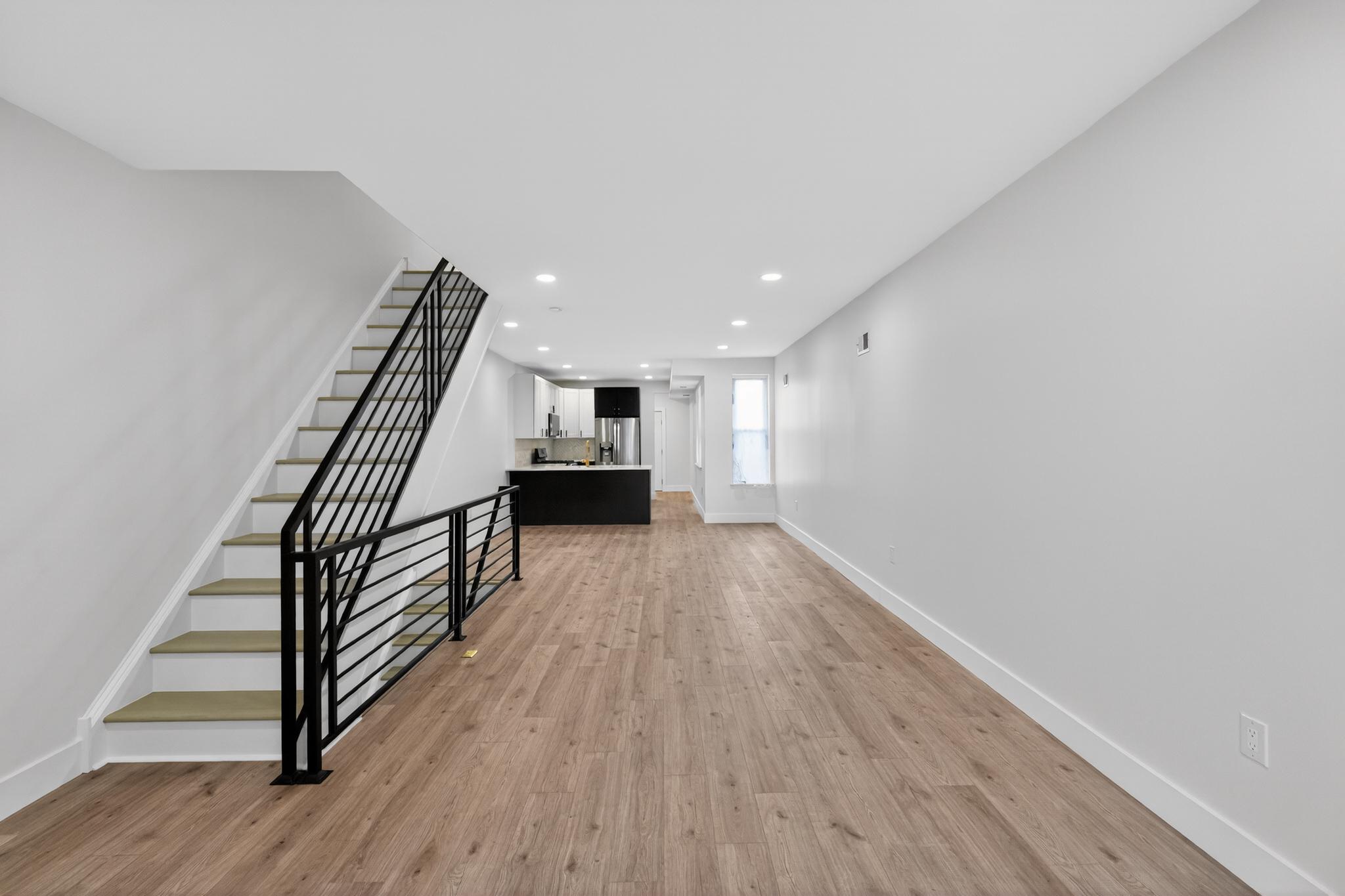 WALNUT HILL - Residential