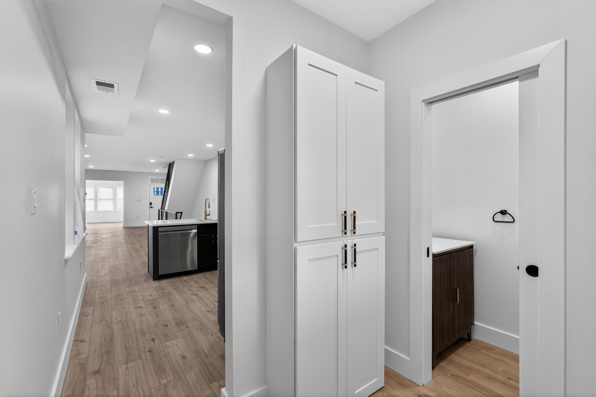 WALNUT HILL - Residential